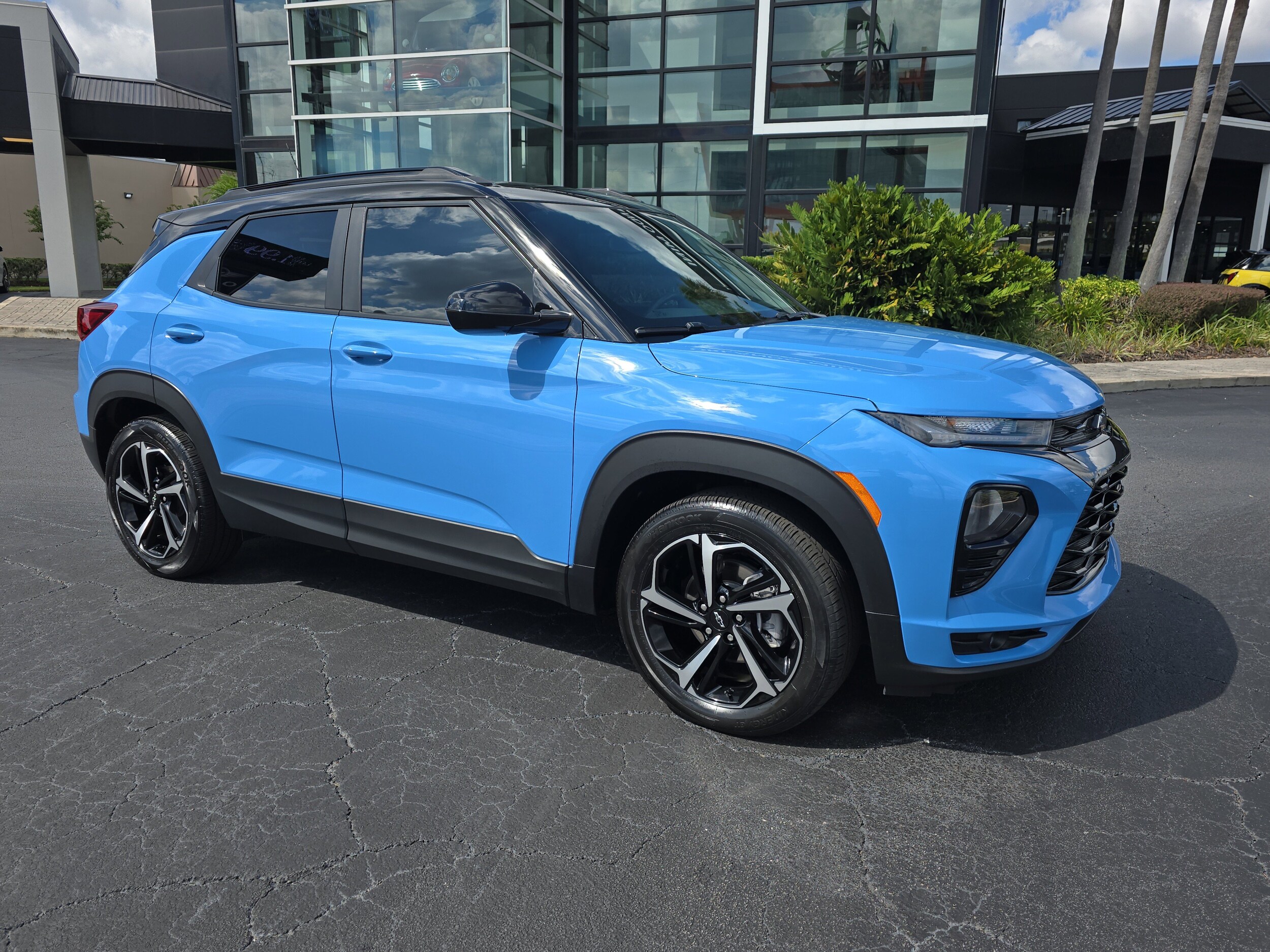 2023 Chevrolet Trailblazer RS photo 2