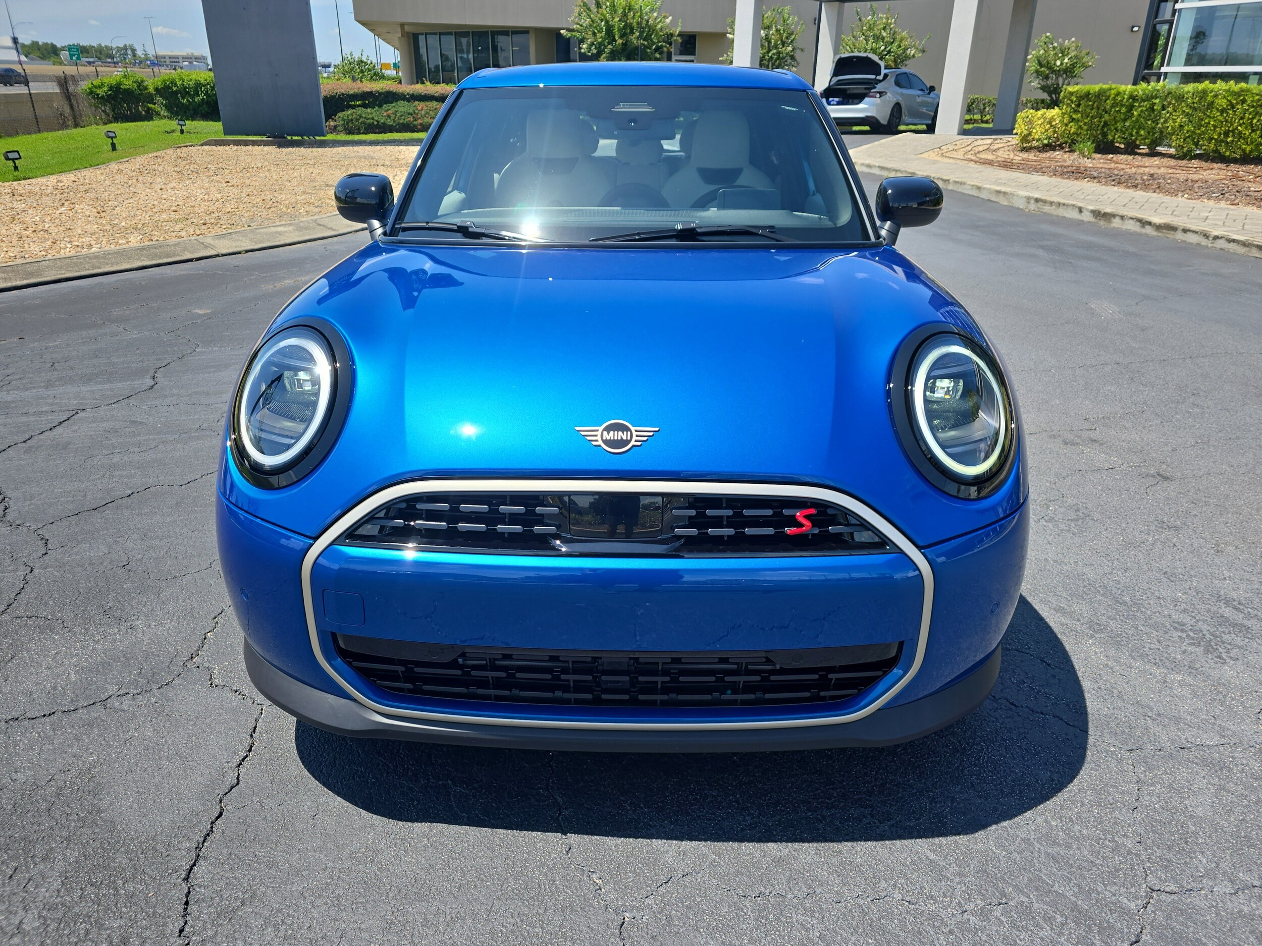 2025 Mini Cooper 4 Door Hardtop Signature photo 3