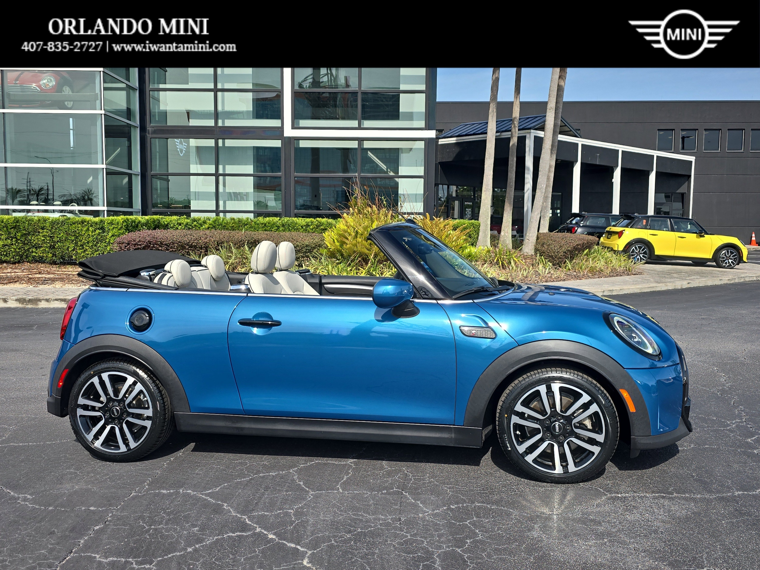 2023 MINI Convertible Cooper S's photo