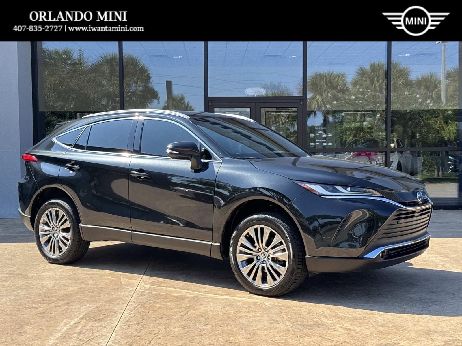 2023 Toyota Venza XLE's photo