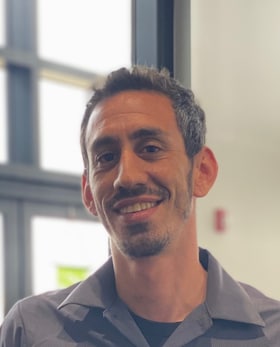 Staff member Imad from ID_ea37fb51bfc3