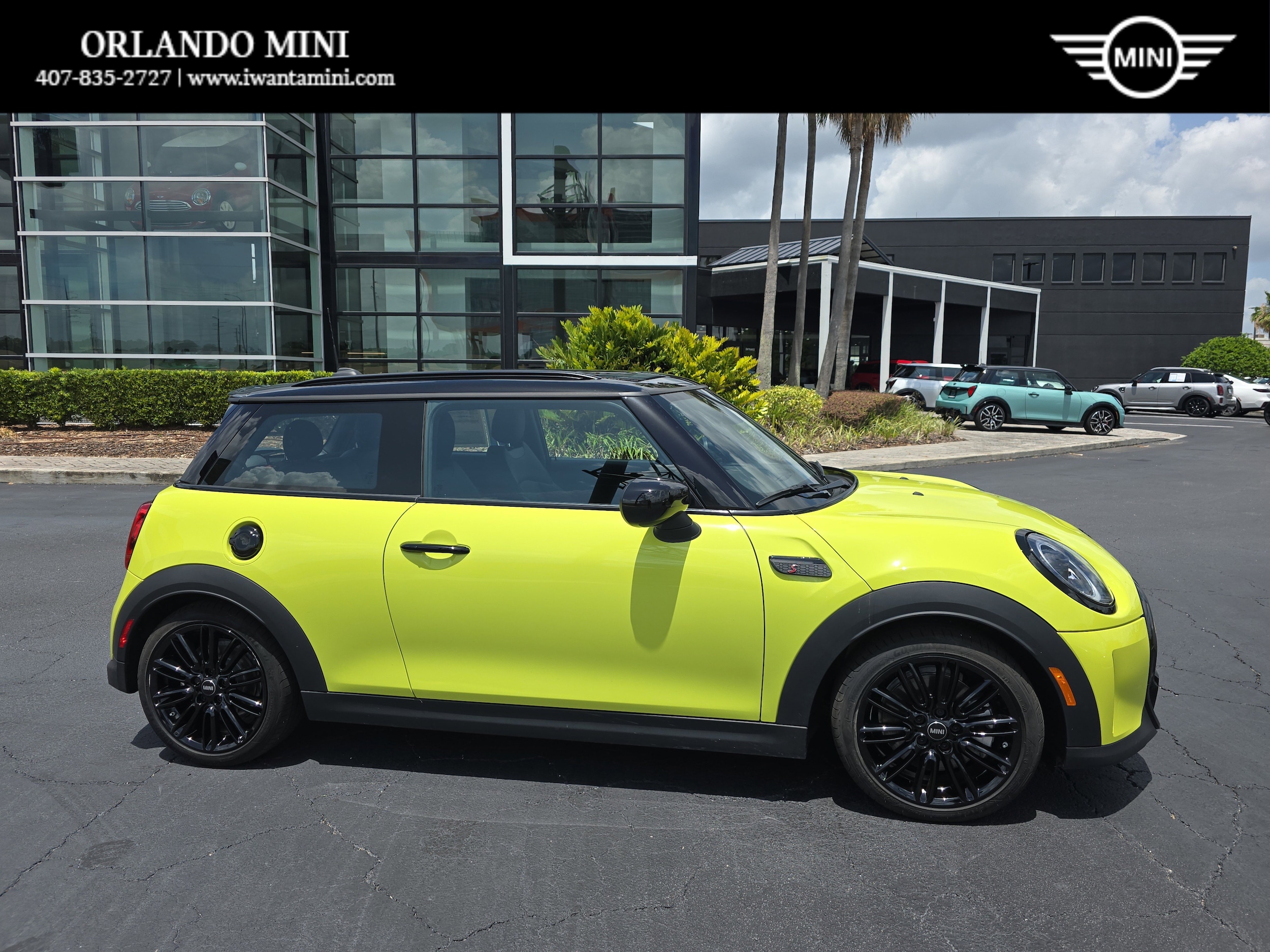 2023 MINI 3 Door S's photo