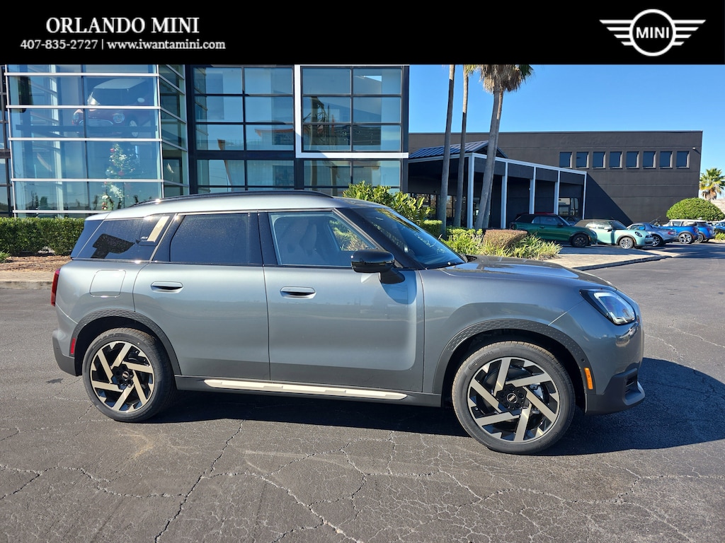 New 2026 MINI Countryman Signature Plus SUV