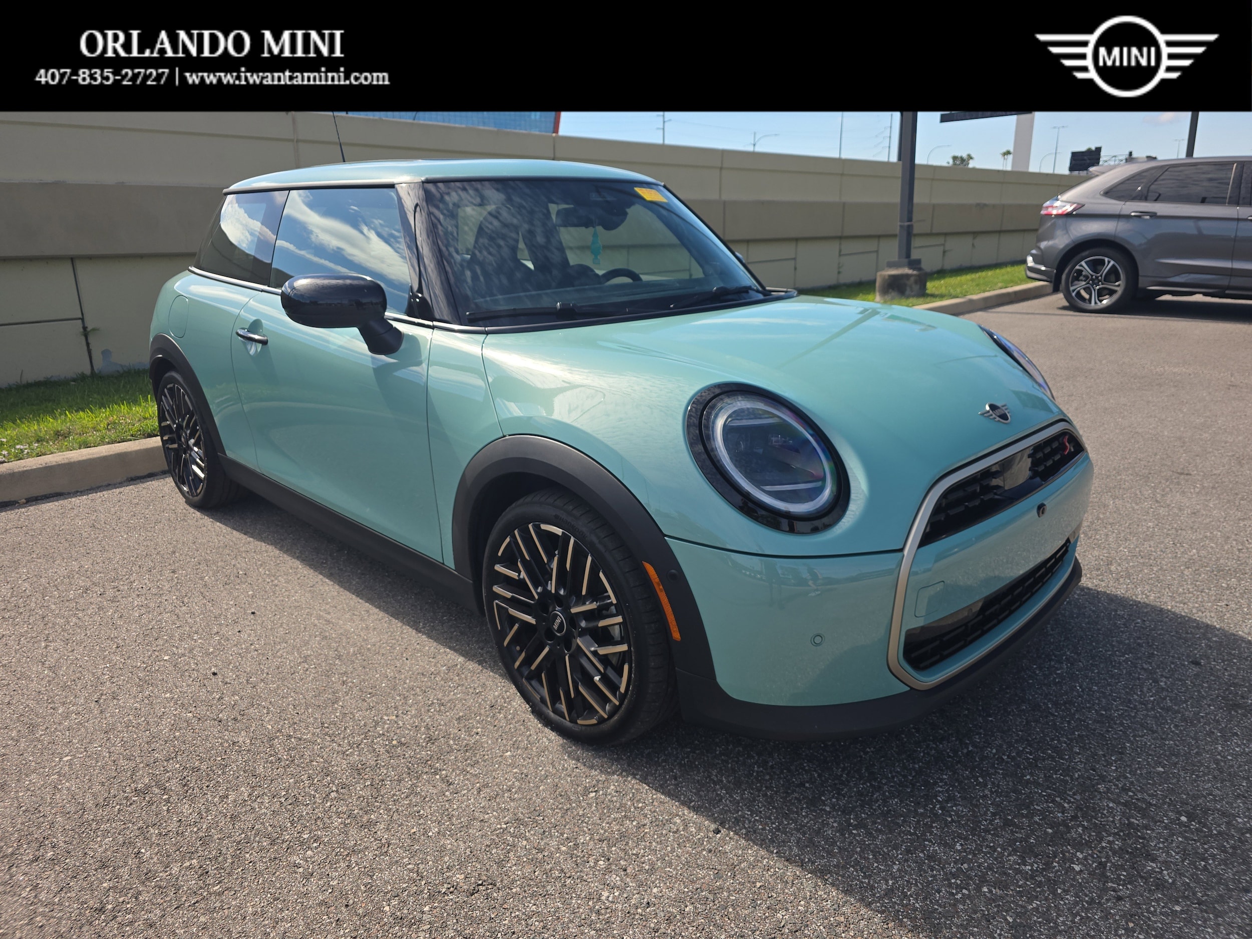 2025 MINI Hardtop Cooper S's photo