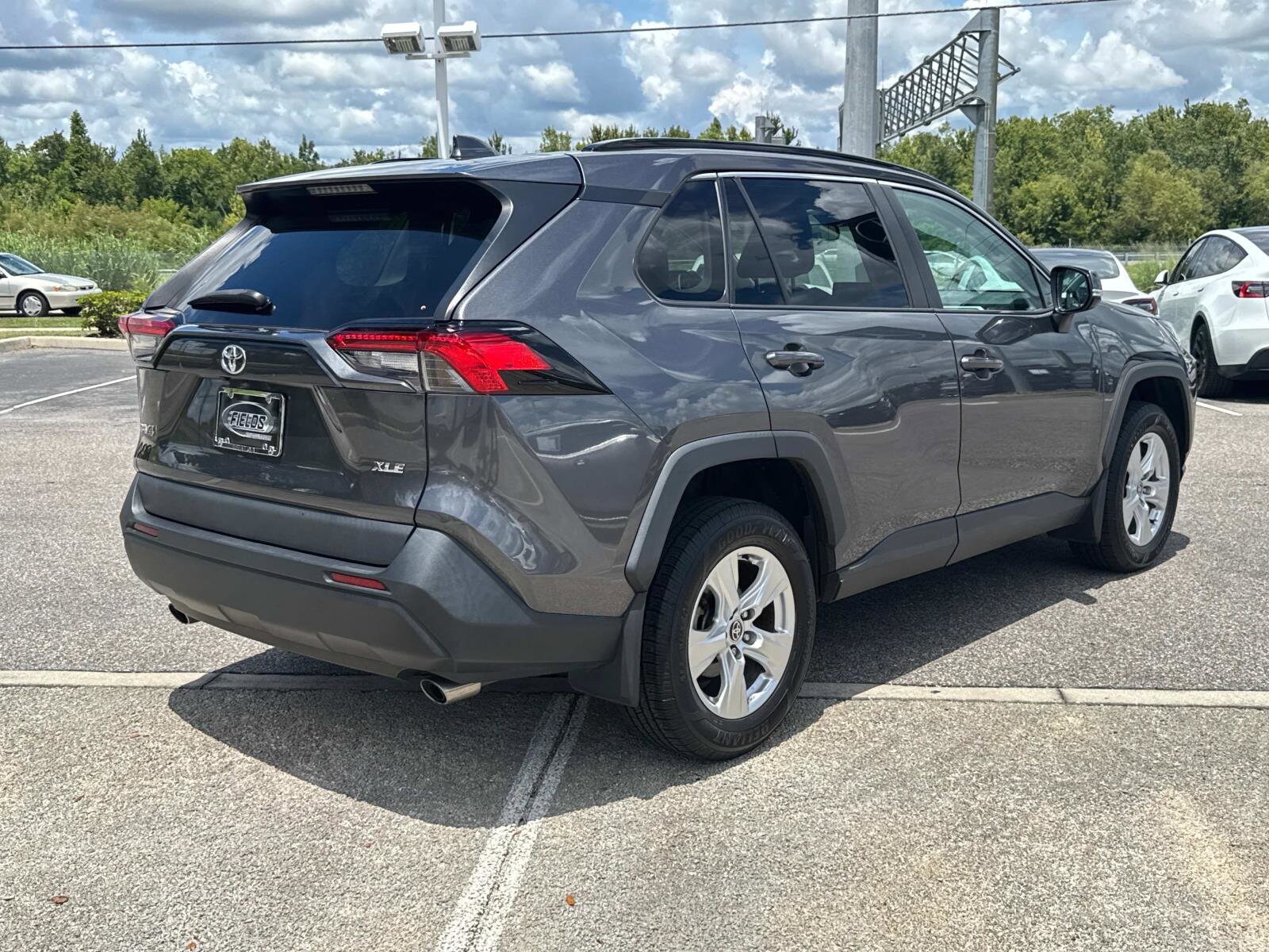 2021 Toyota RAV4 XLE photo 3