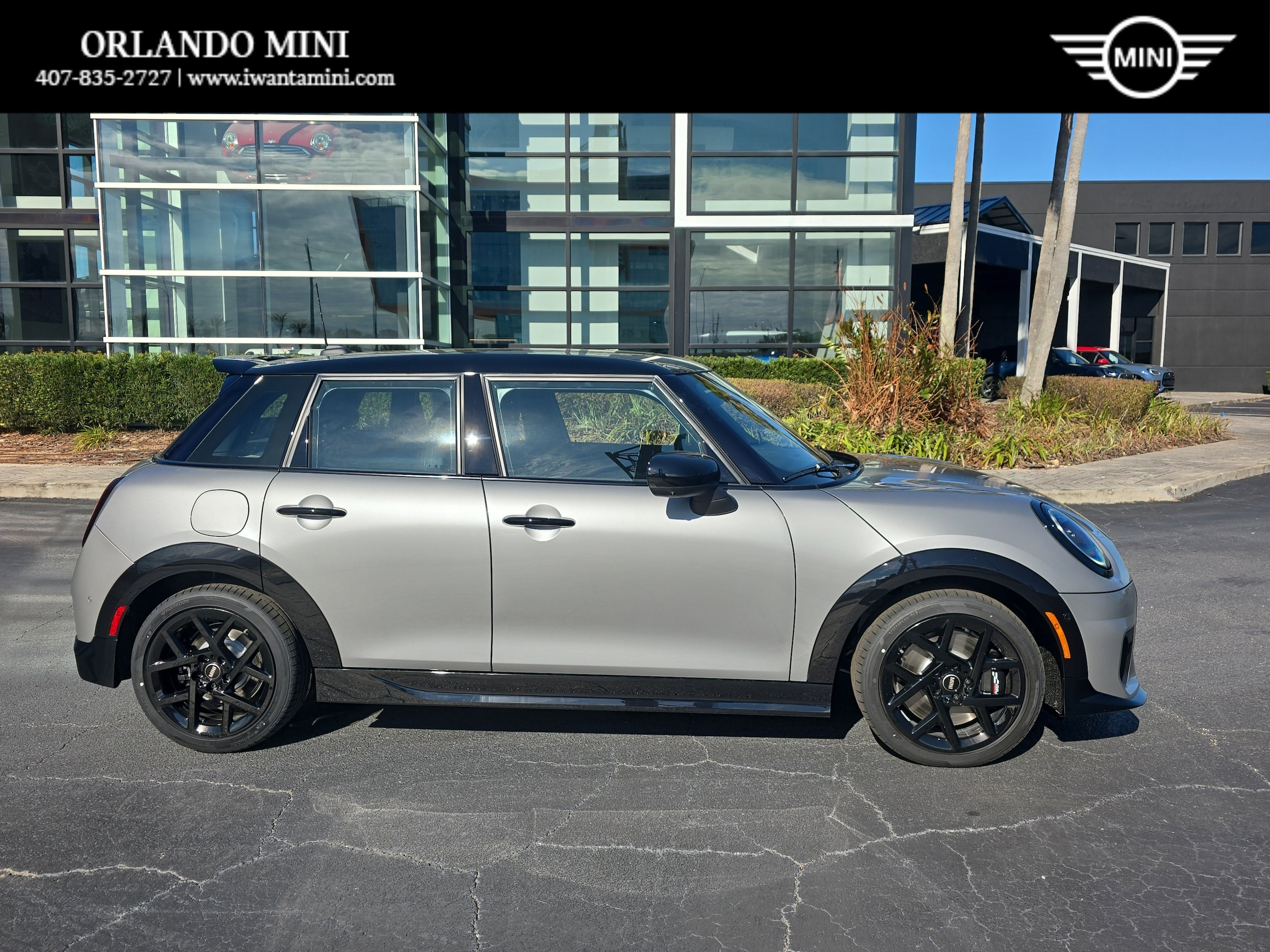 2026 MINI Hardtop Cooper S's photo