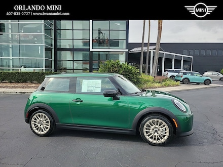 2025 MINI Signature Plus Hardtop 2 Door Hatchback
