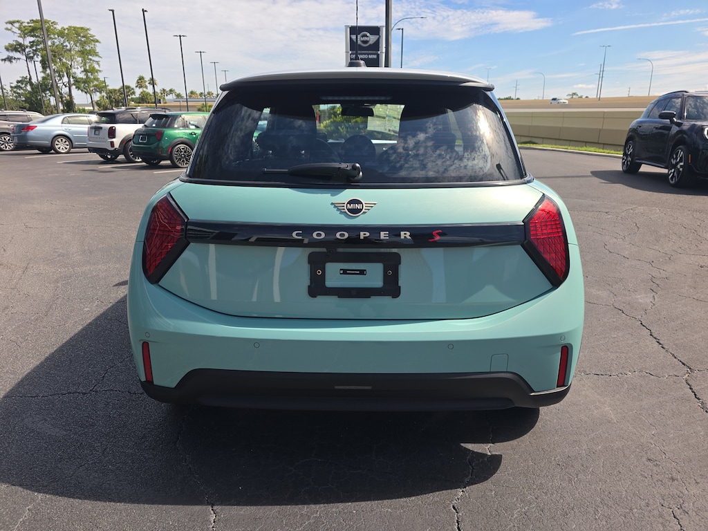 New 2026 MINI 2 Door Signature Plus Hatchback