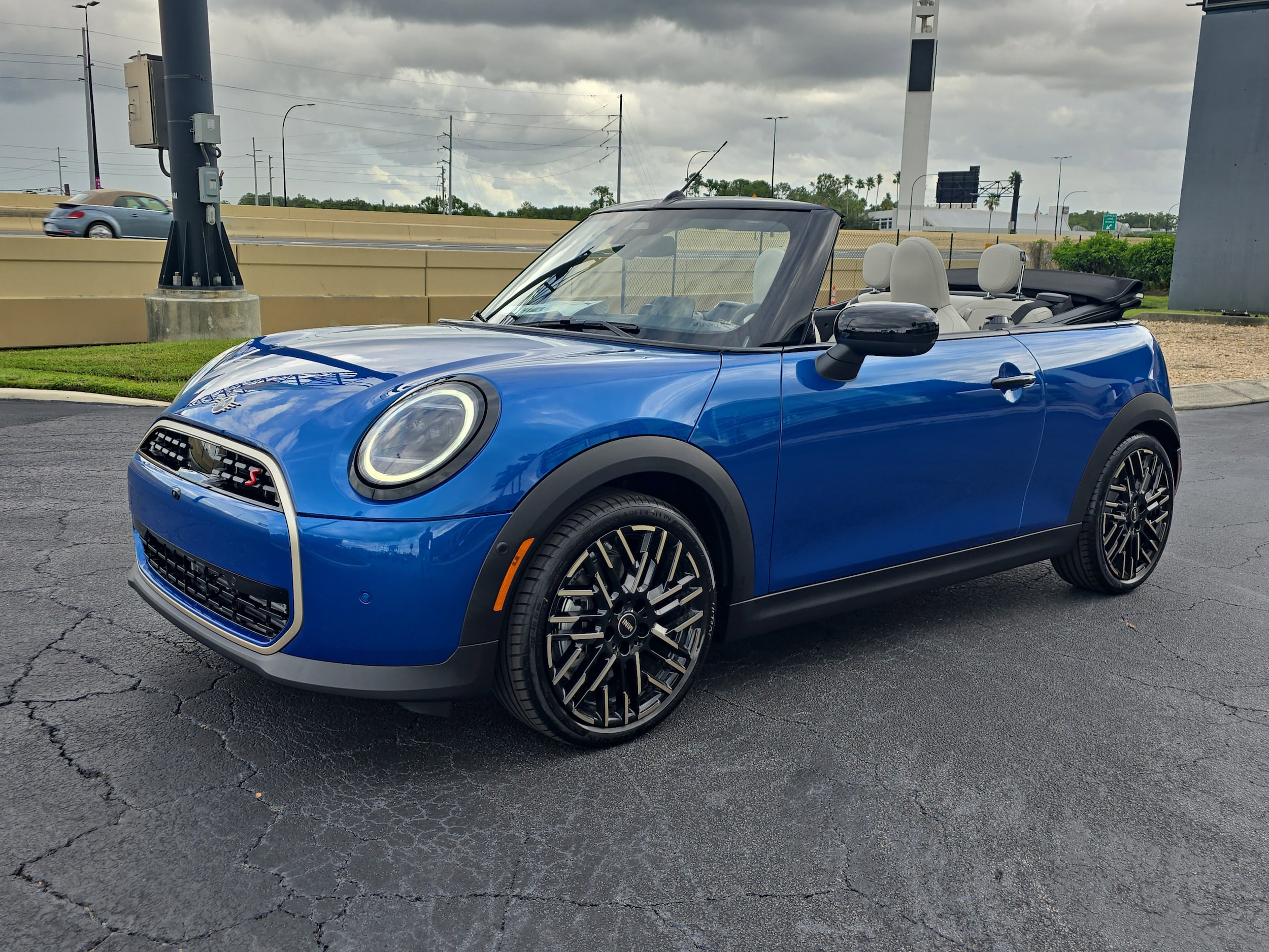 2026 MINI Convertible S - Photo 8