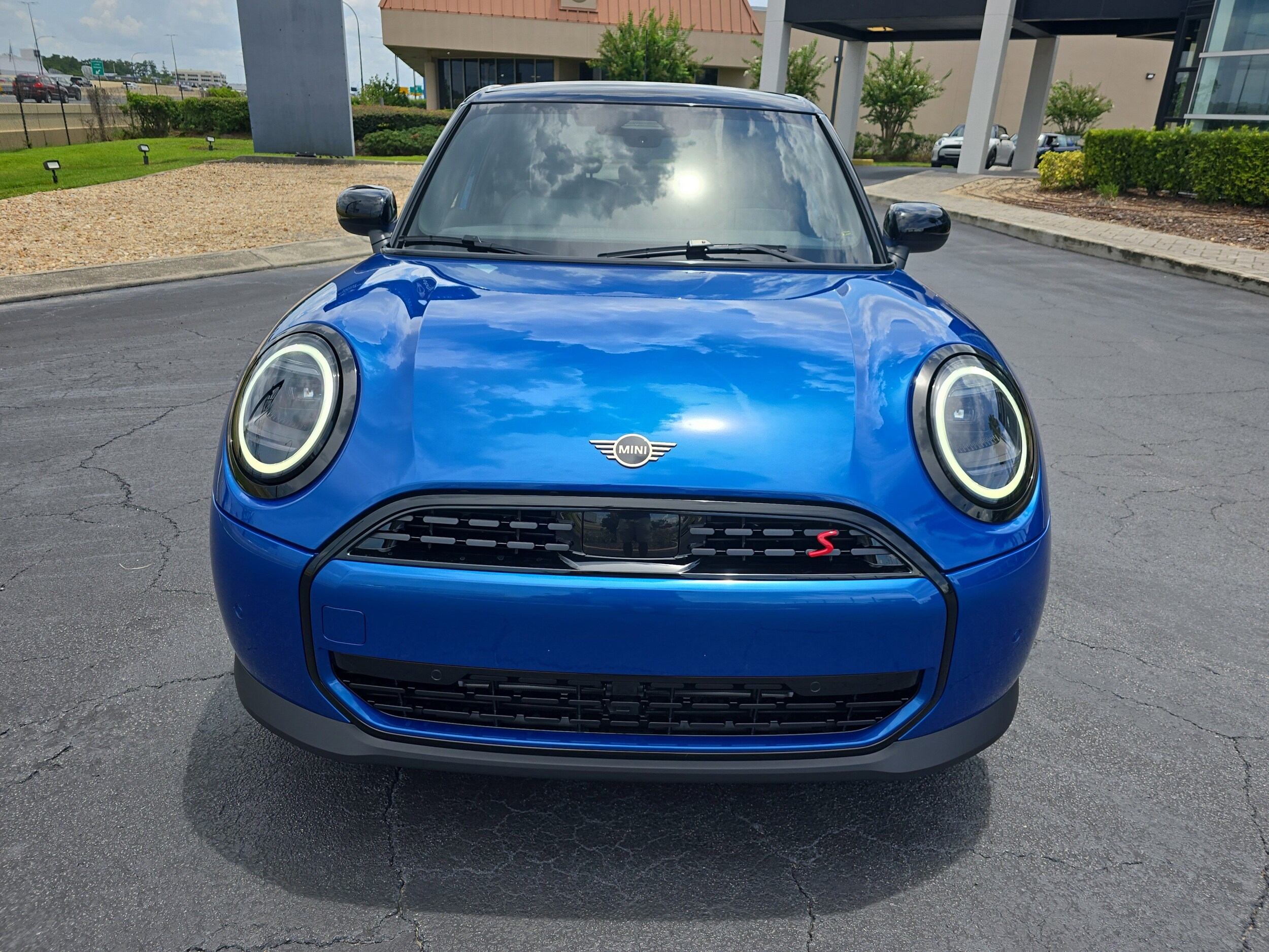 2025 Mini Cooper 4 Door Hardtop Signature photo 3