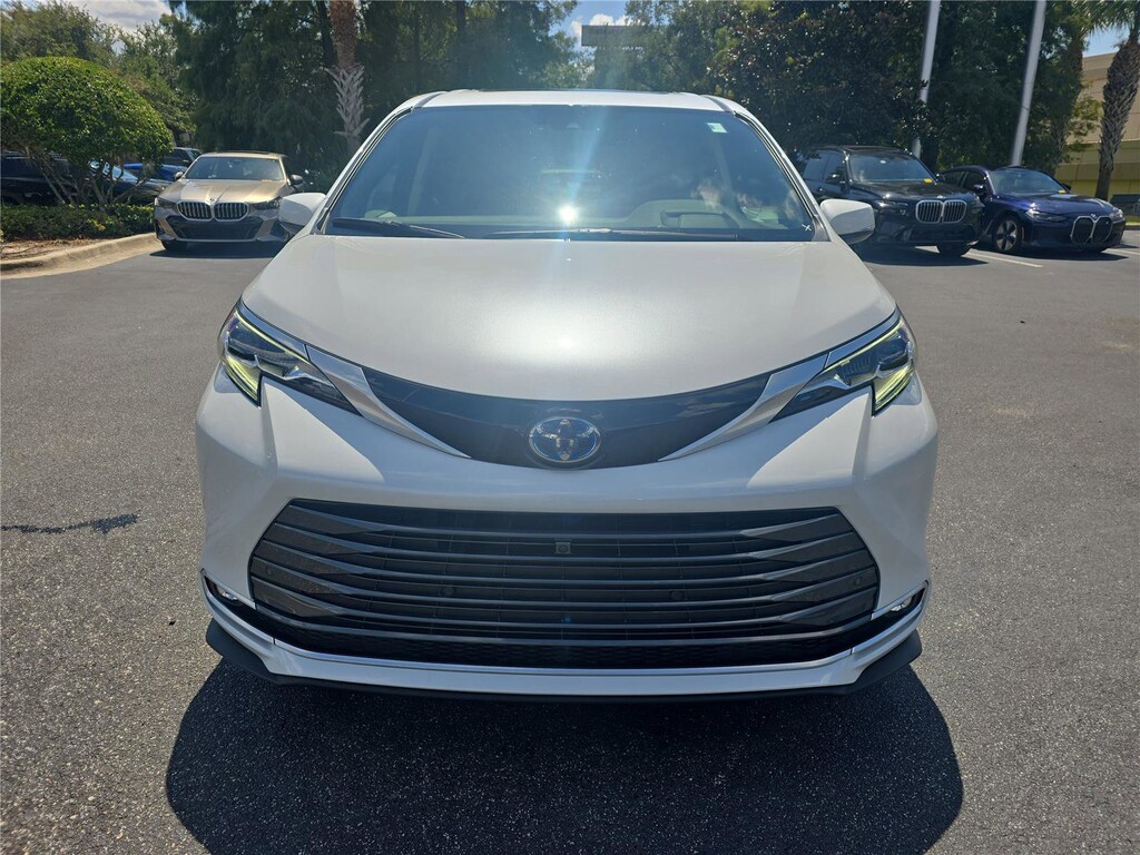 Used 2024 Toyota Sienna Platinum Platinum FWD 7-Passenger