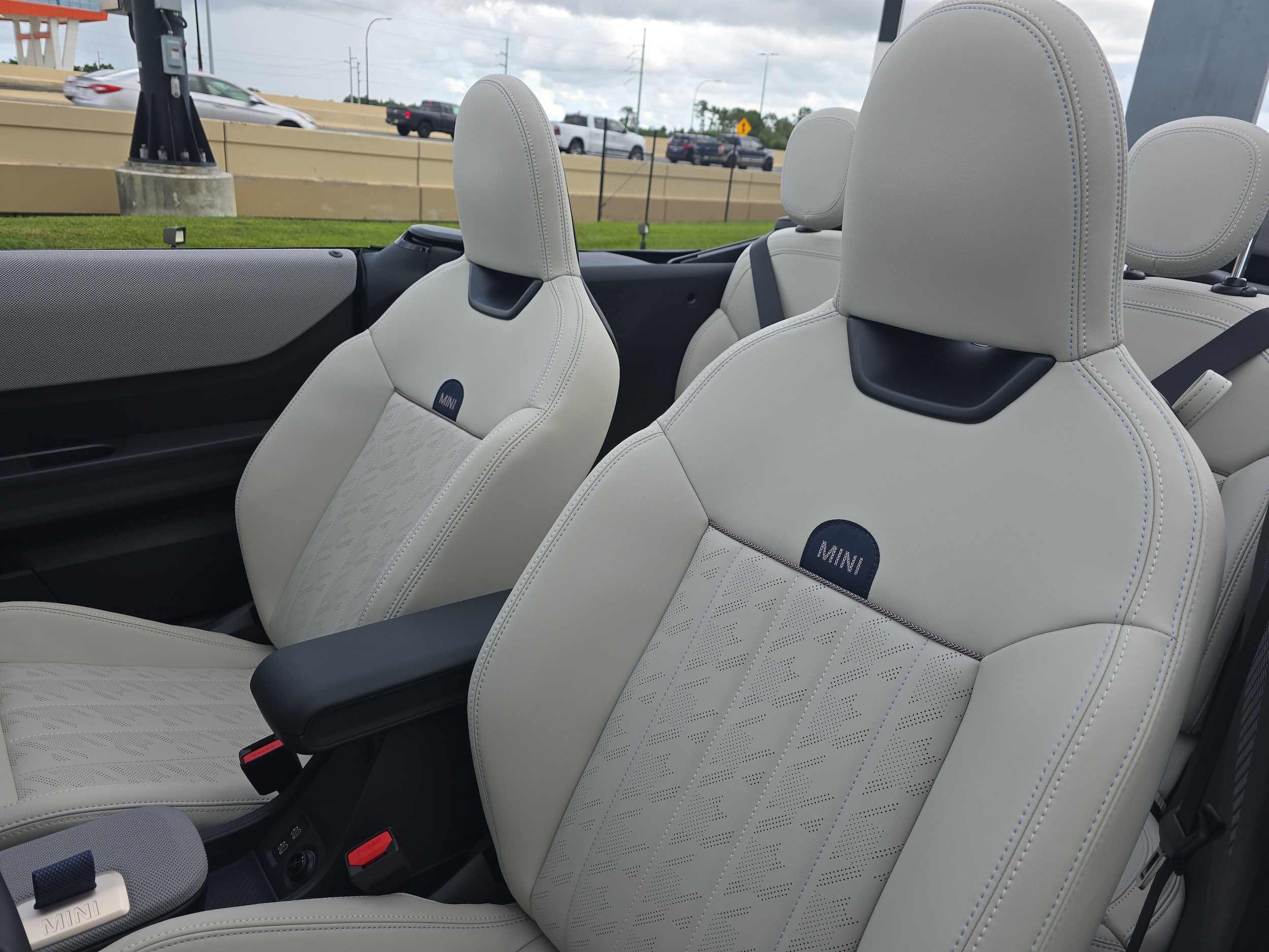 2026 MINI Convertible S - Photo 14