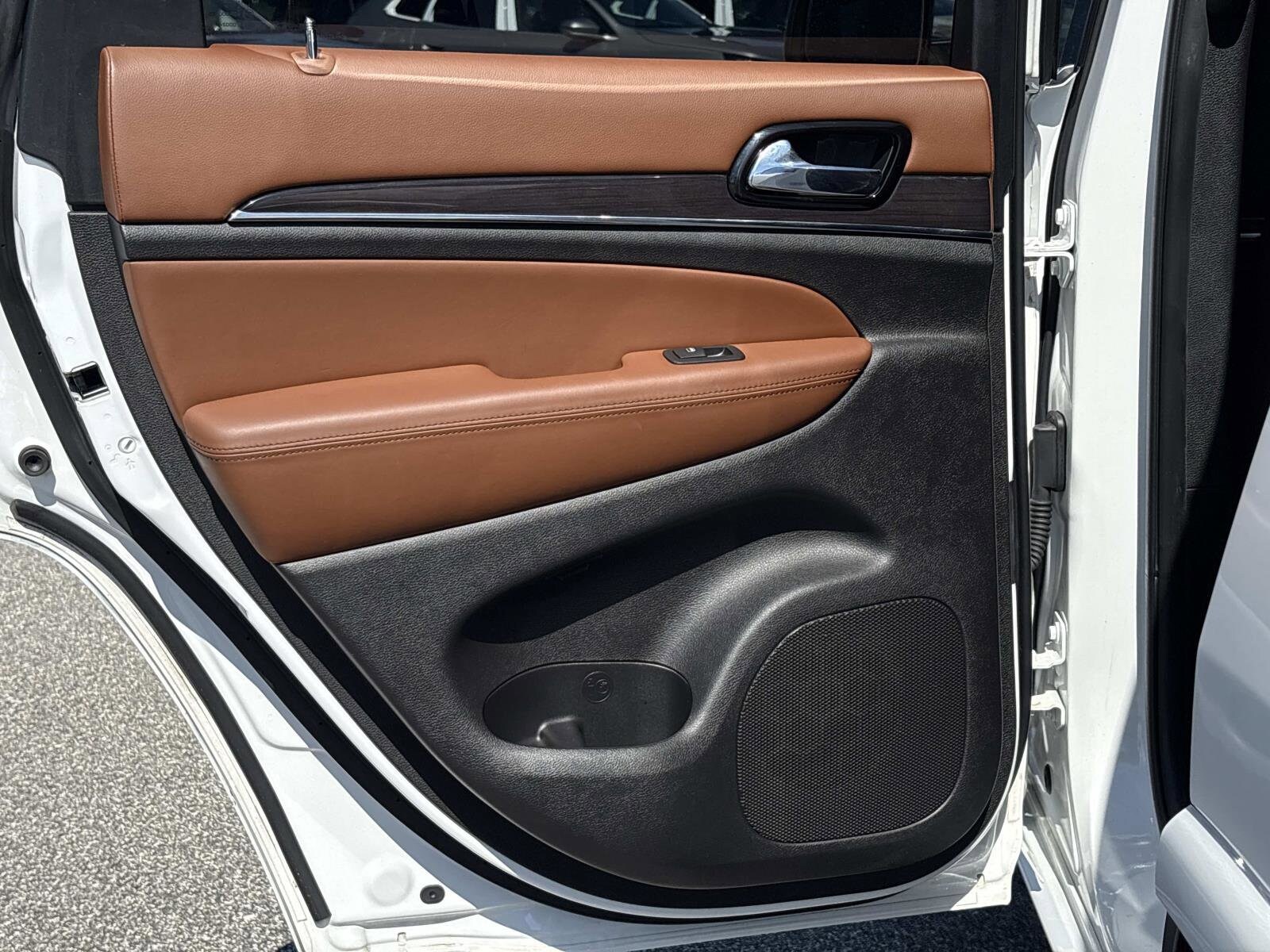 2021 Jeep Grand Cherokee Overland photo 4