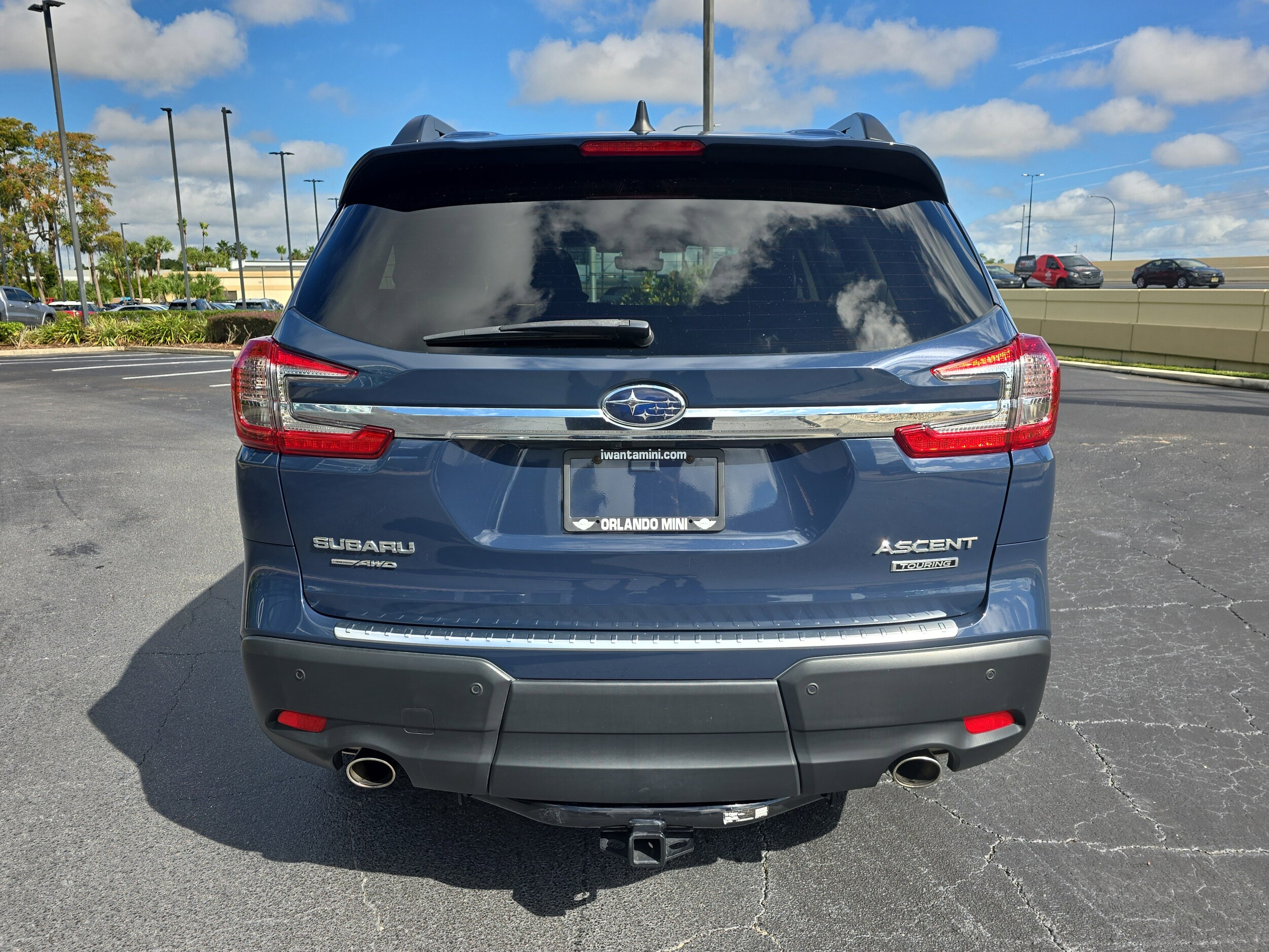 2024 Subaru Ascent Touring photo 4