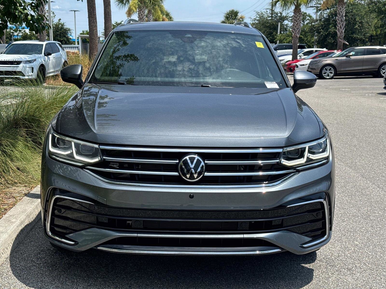 2022 Volkswagen Tiguan SEL Premium R-Line photo 3