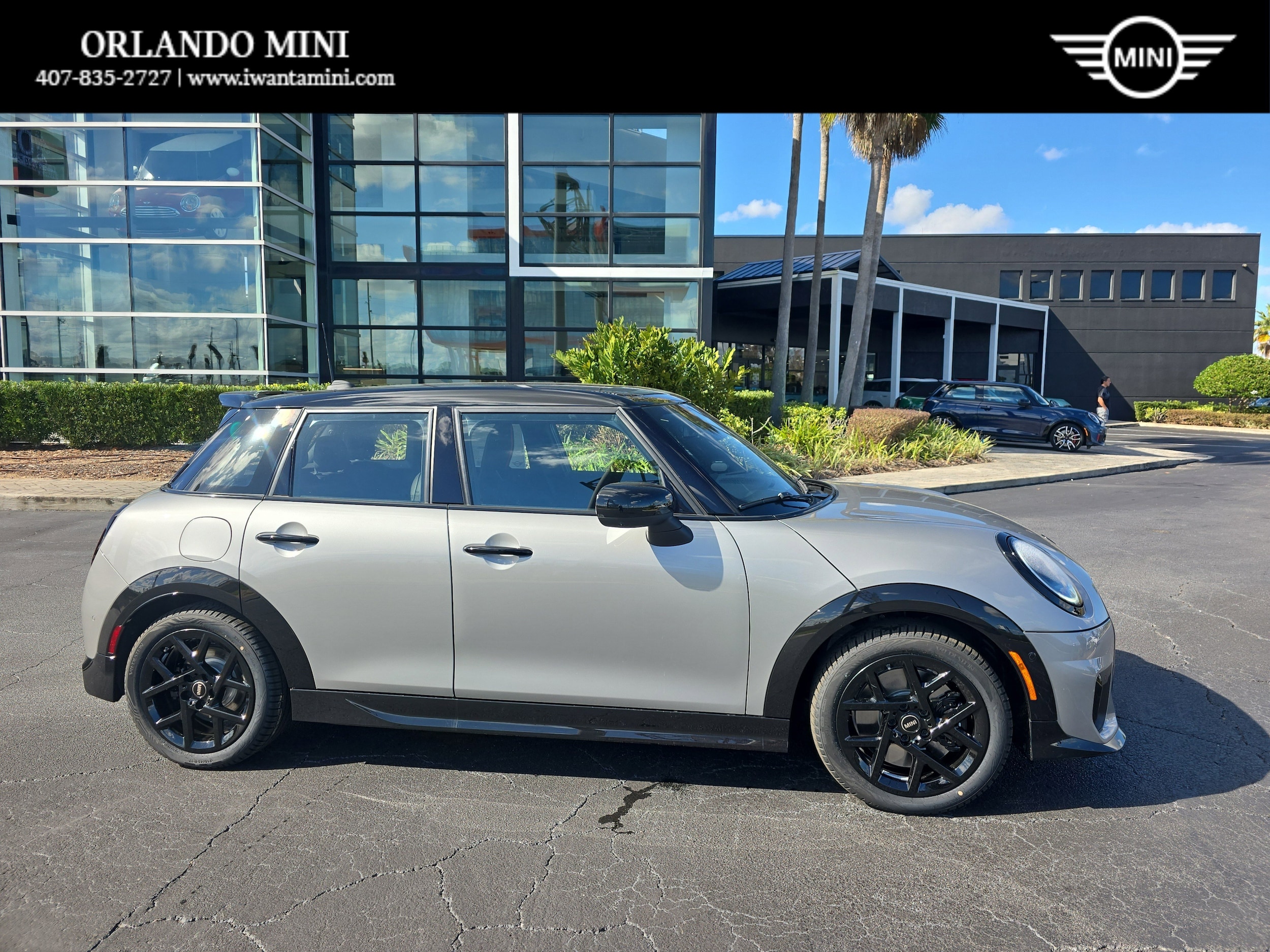2026 MINI Hardtop 4 Door S's photo