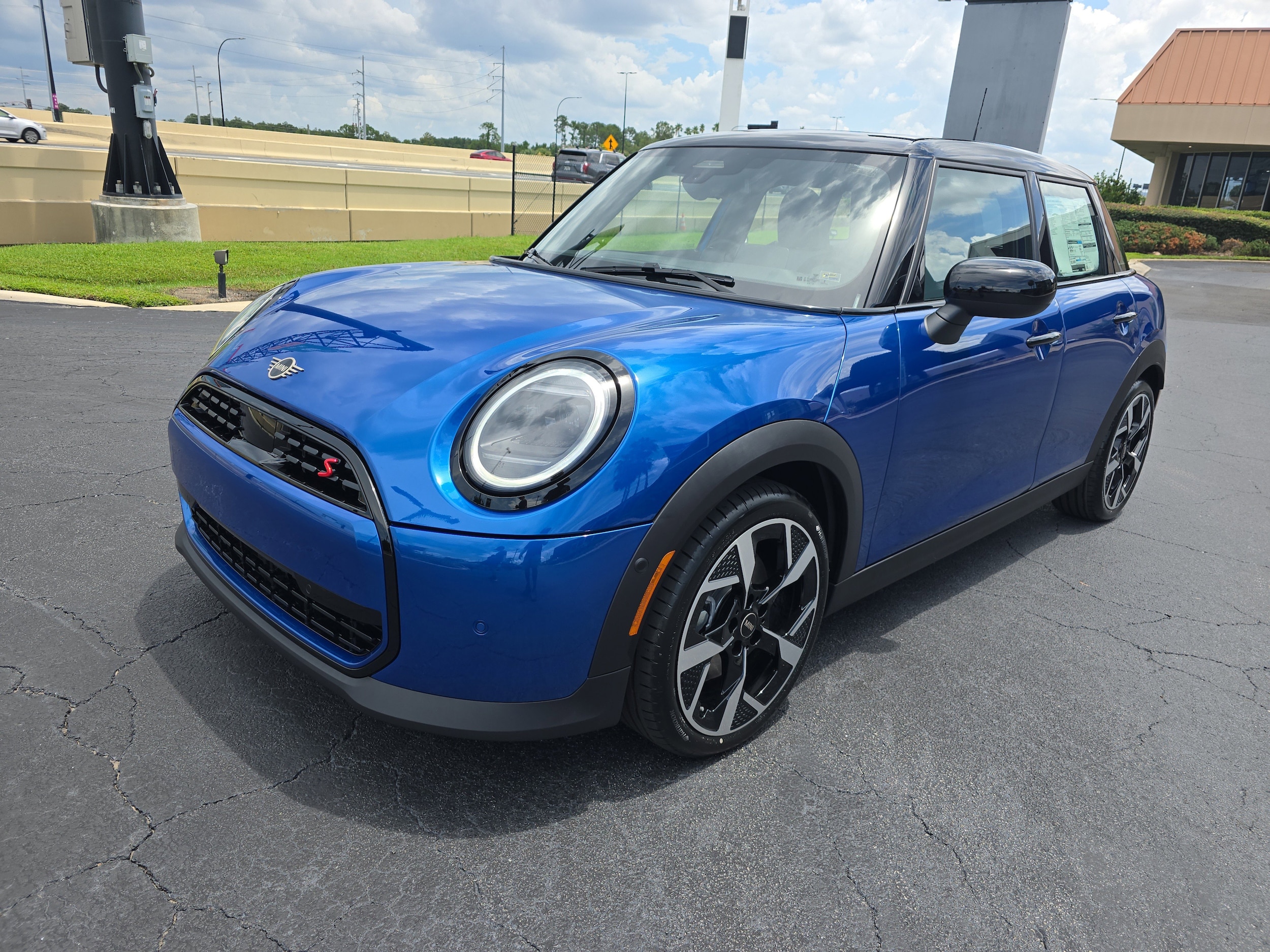2025 MINI Hardtop 4 Door S - Photo 7