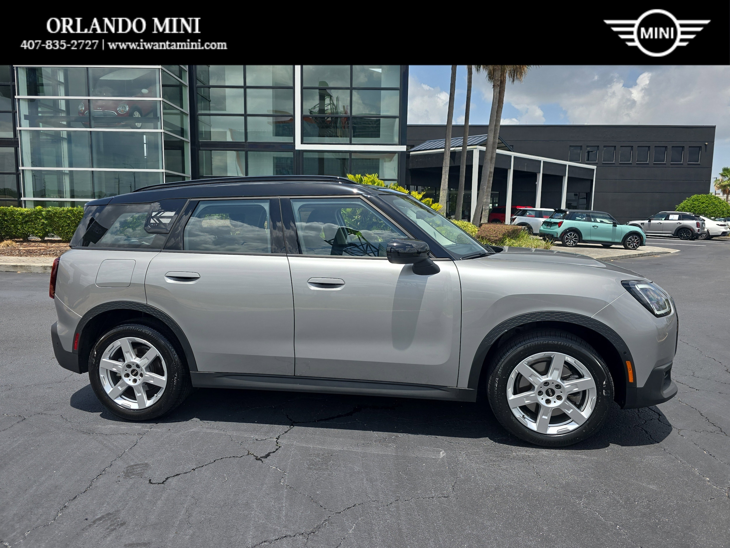 2025 MINI Countryman S's photo