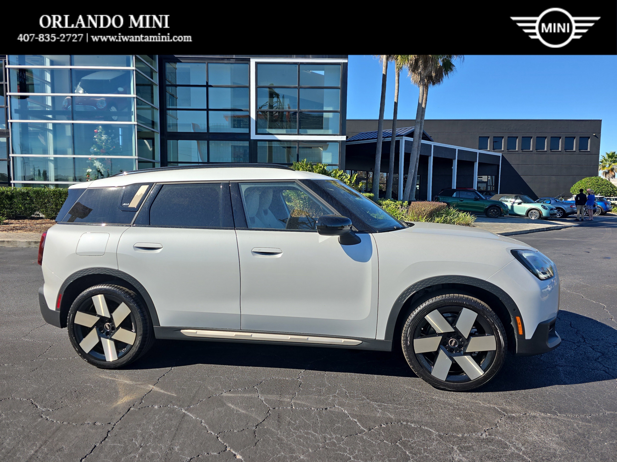 2025 MINI Countryman S's photo