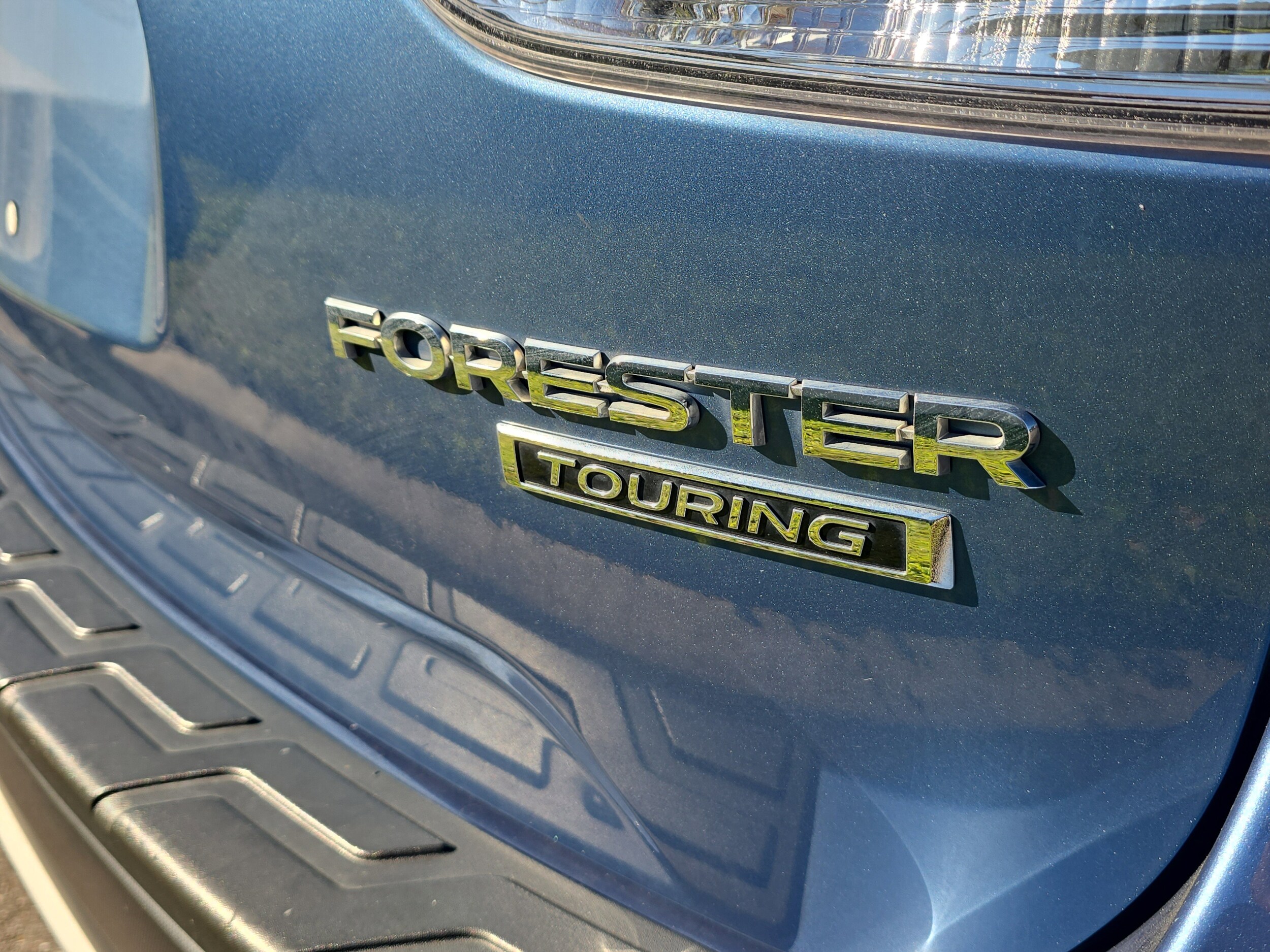 2020 Subaru Forester Touring photo 3