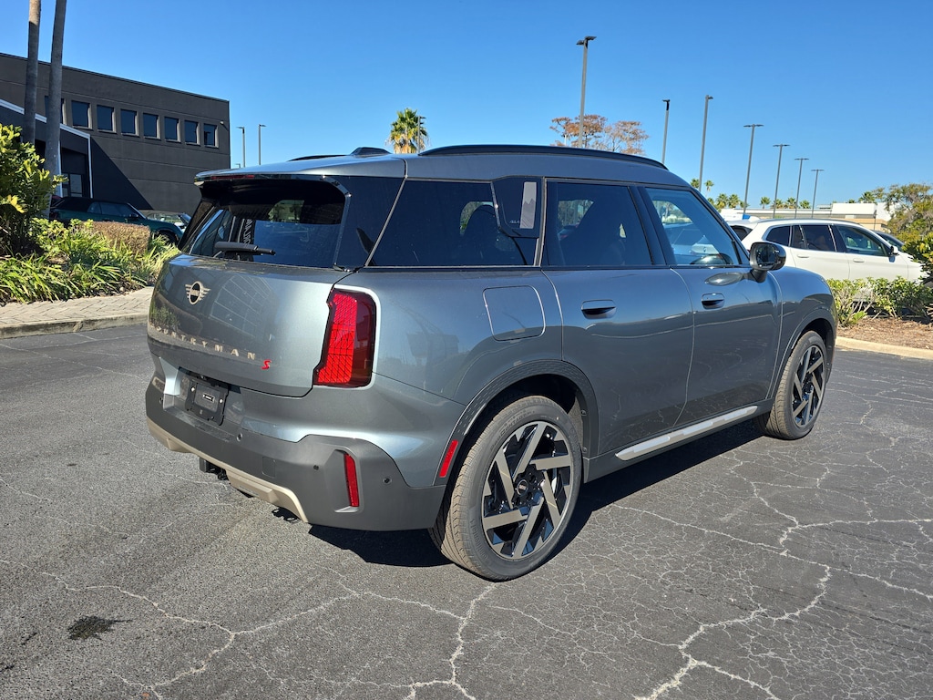 New 2026 MINI Countryman Signature Plus SUV