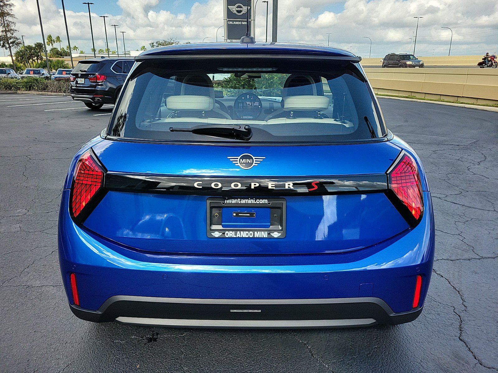 2025 Mini Cooper 2 Door Hardtop Signature photo 4