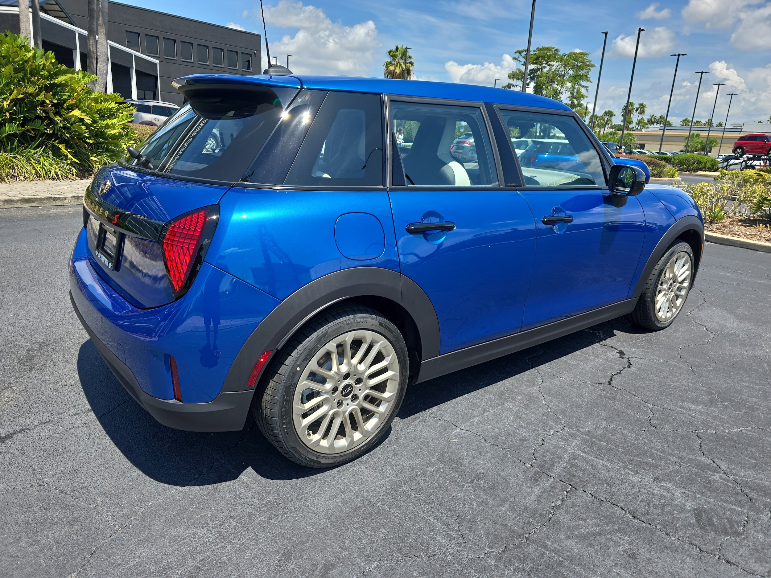 2025 MINI Hardtop 4 Door S - Photo 4