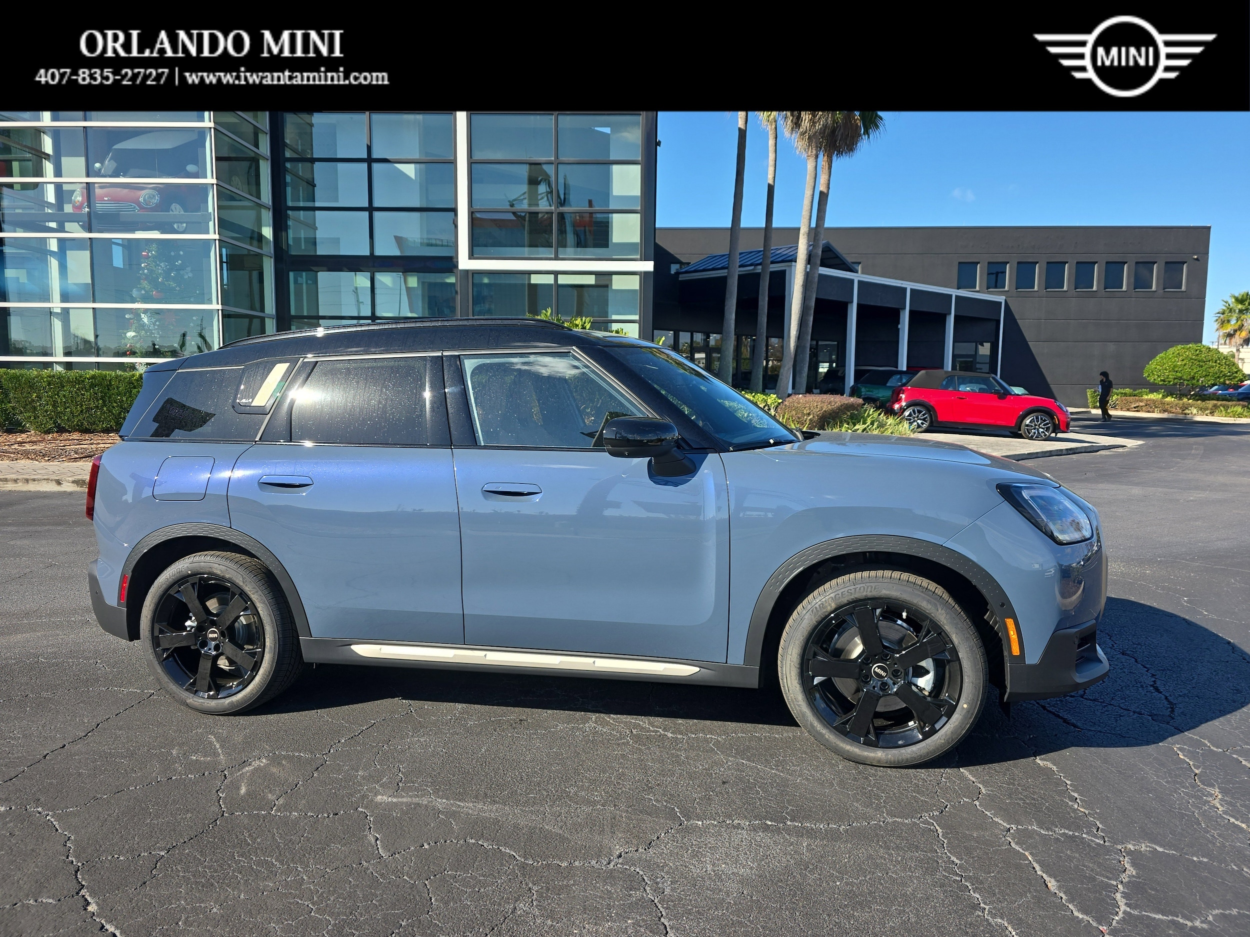 2025 MINI Countryman SE's photo