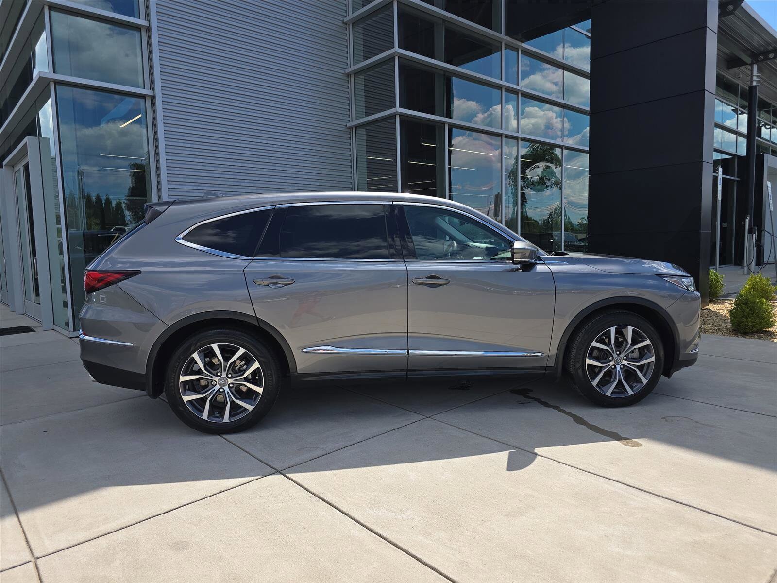 2023 Acura MDX Technology photo 2