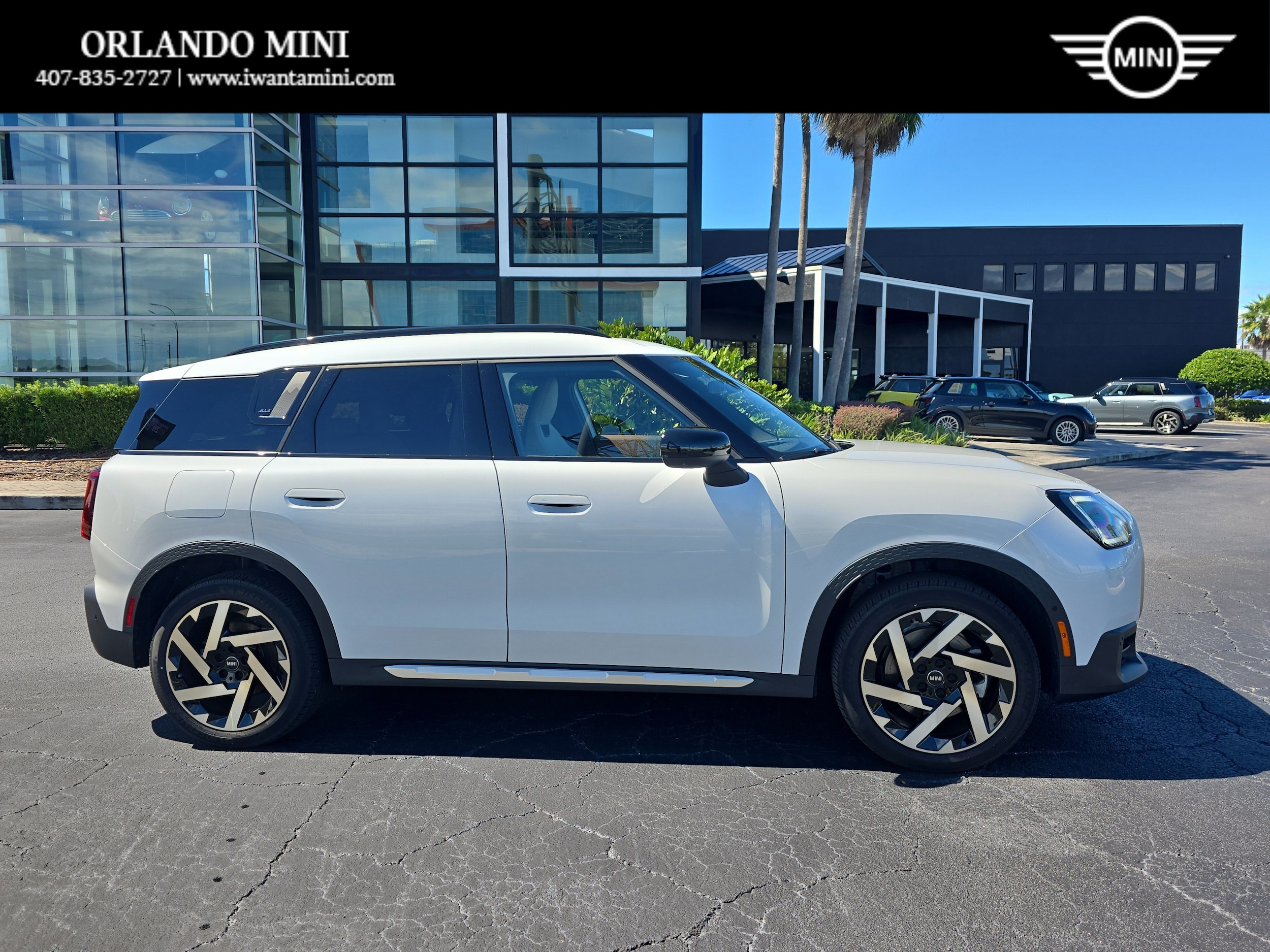 2025 MINI Countryman S's photo