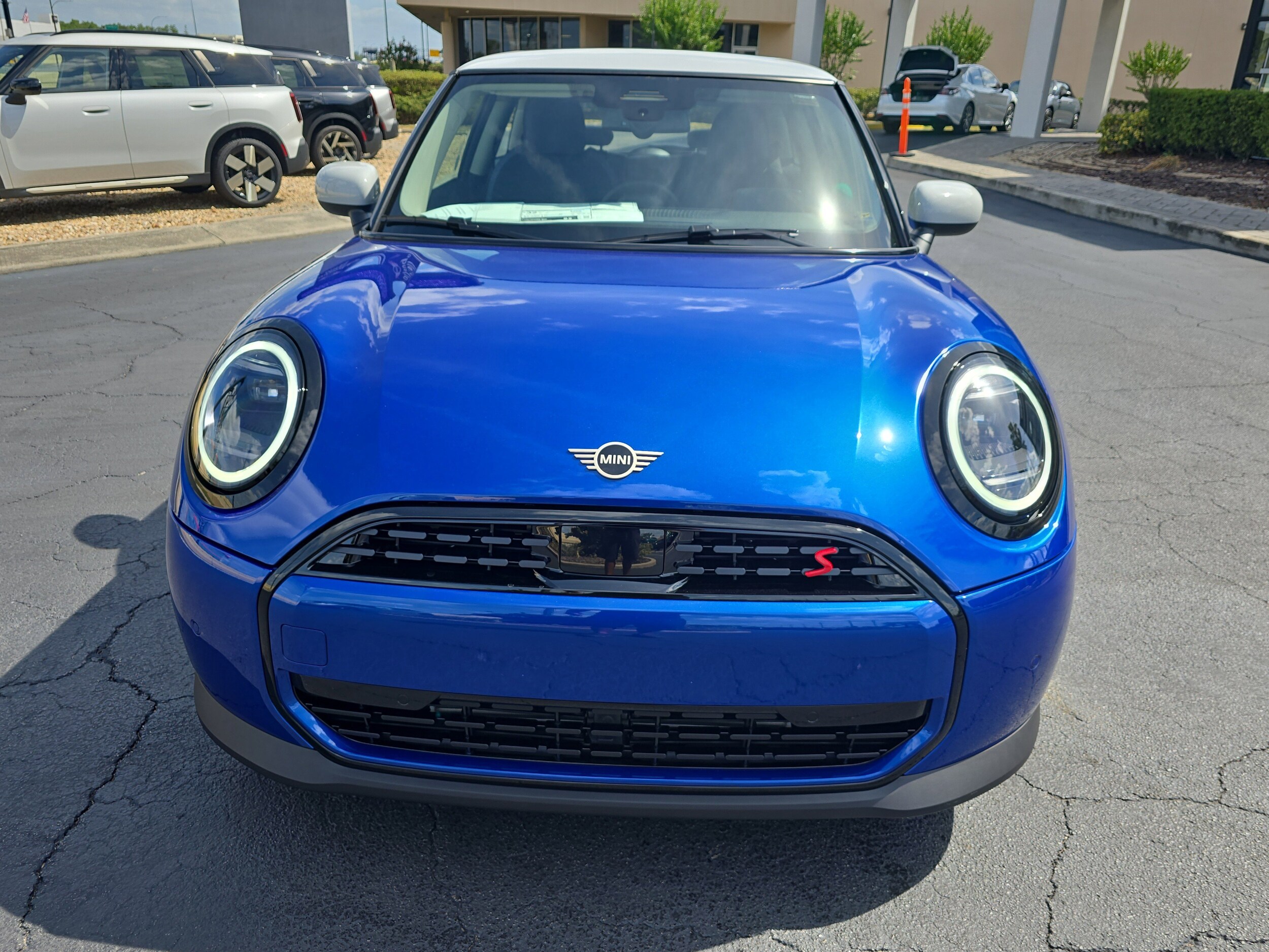 2025 Mini Cooper 2 Door Hardtop Signature photo 3