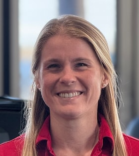 Staff member Elizabeth Jean-Louis from ID_f3c6e7fc3789