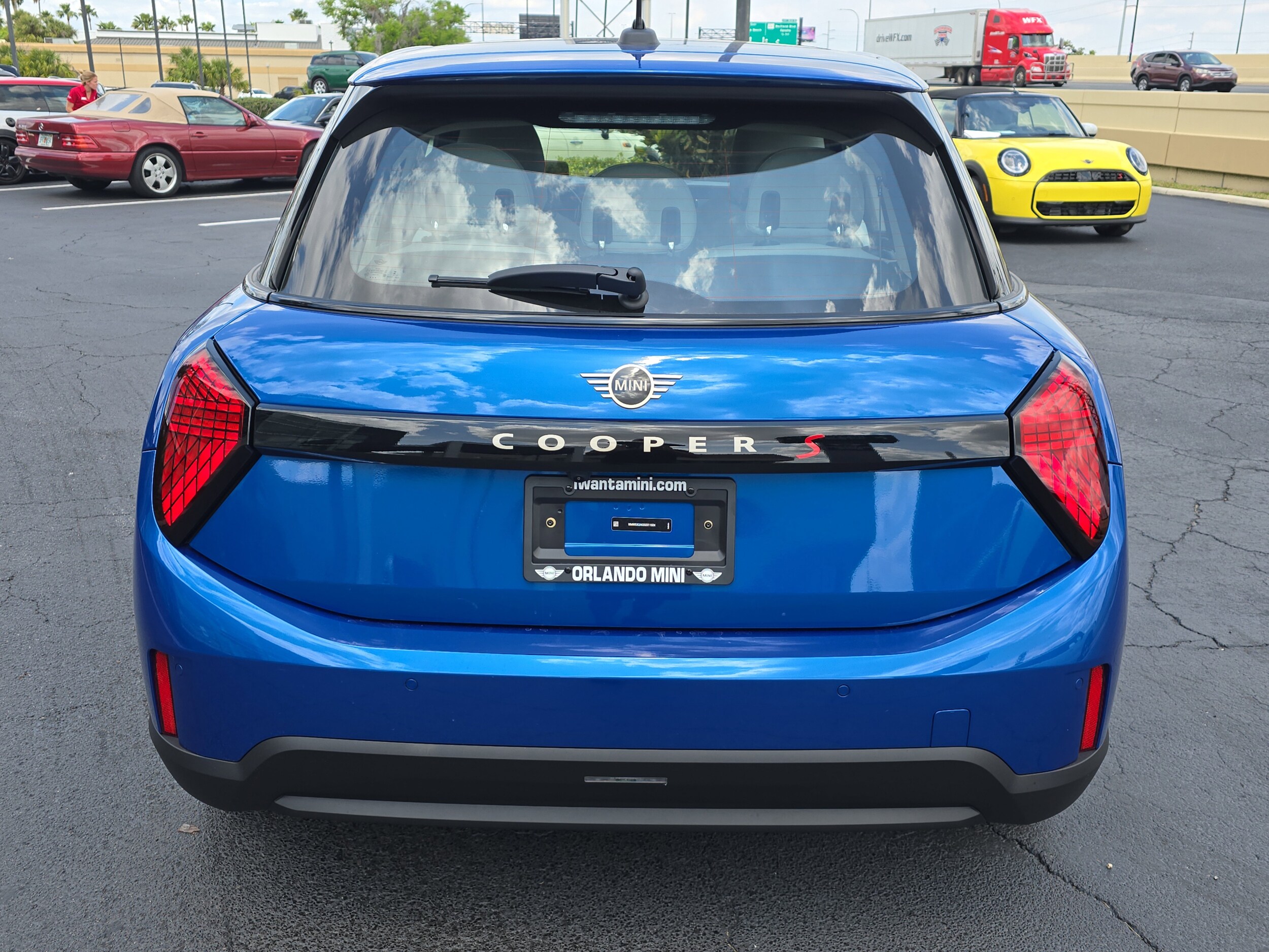 2025 Mini Cooper 4 Door Hardtop Signature photo 4