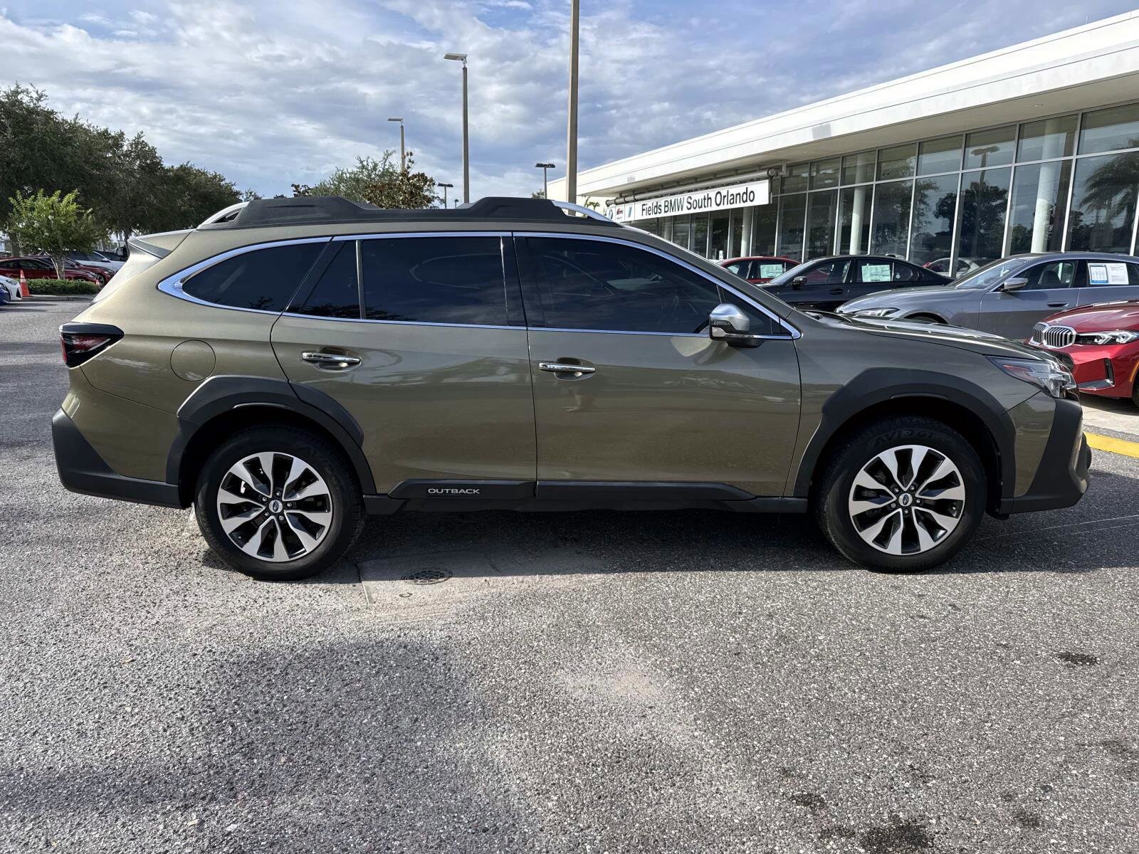 2023 Subaru Outback Touring XT photo 2