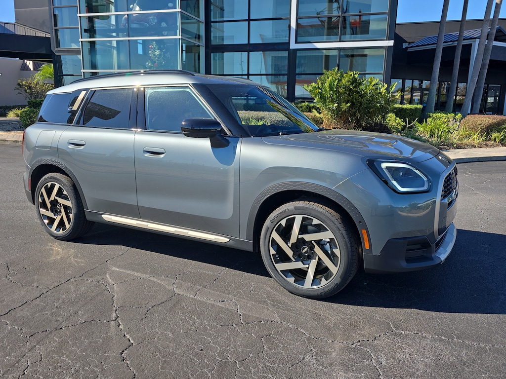 New 2026 MINI Countryman Signature Plus SUV