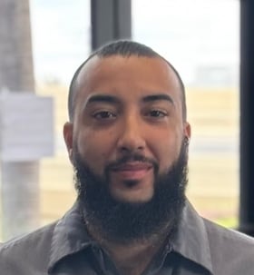 Staff member Ryan from ID_ea37fb51bfc3