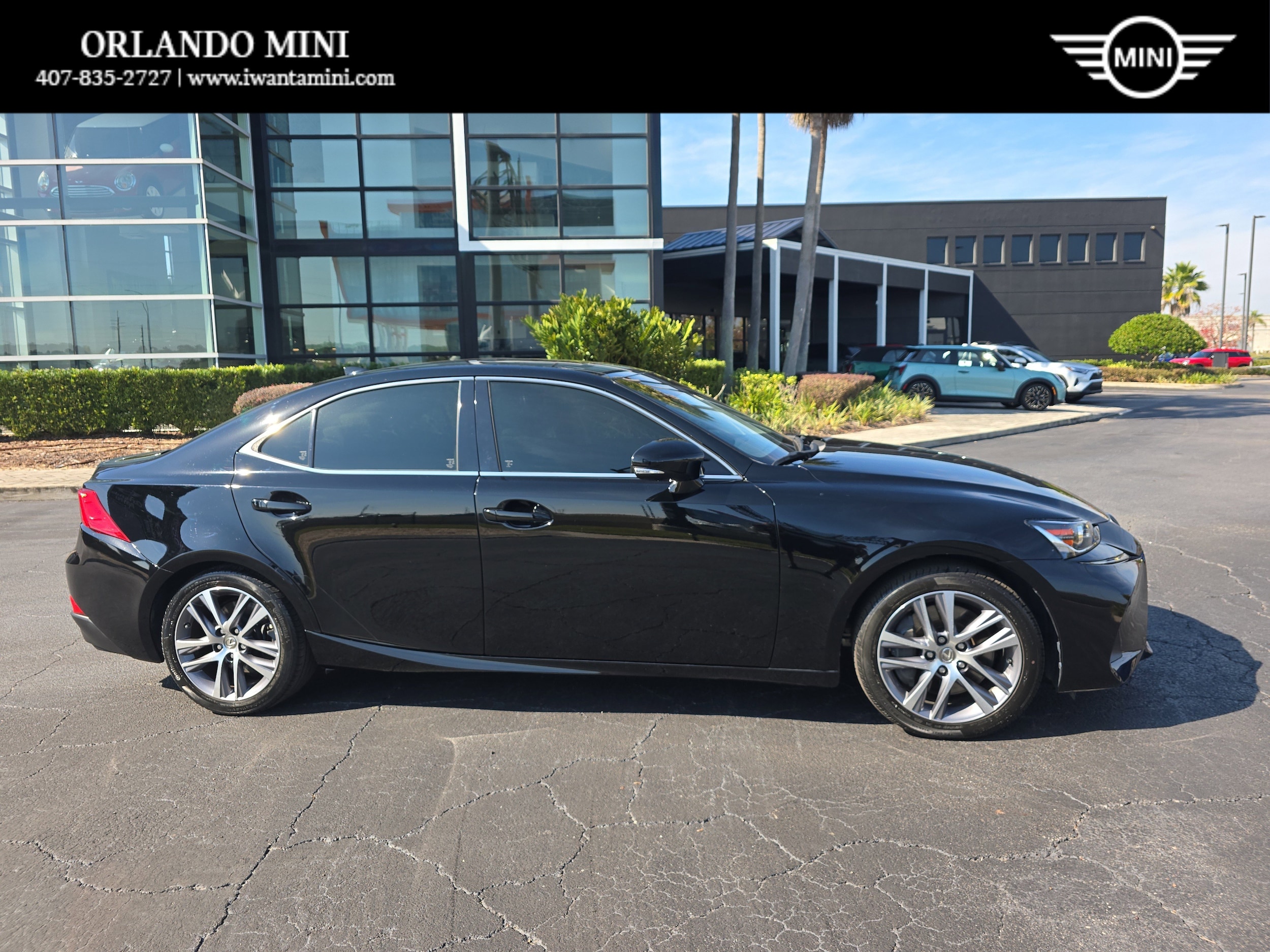 2020 Lexus IS 300's photo