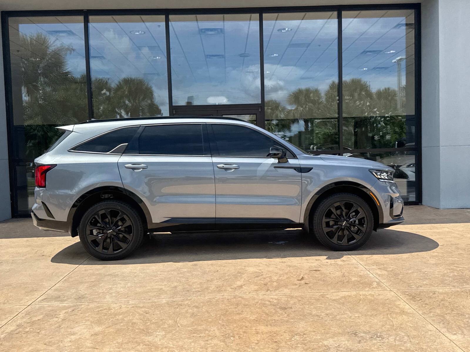 2022 Kia Sorento SX photo 2