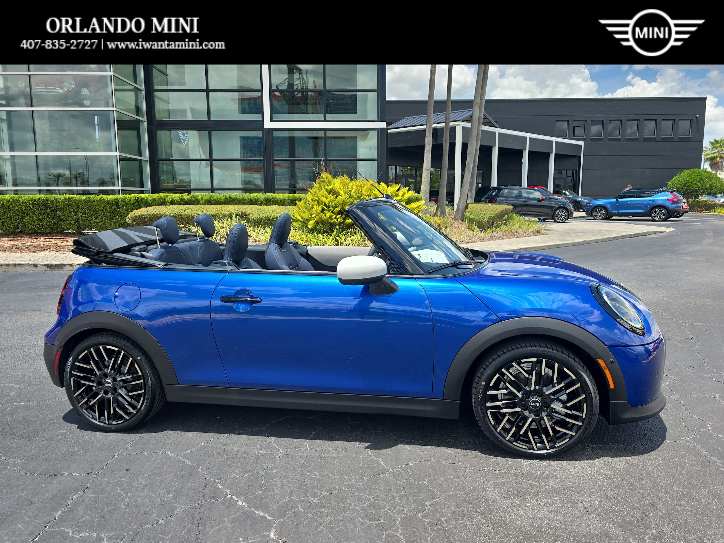 2026 MINI Convertible Cooper S's photo
