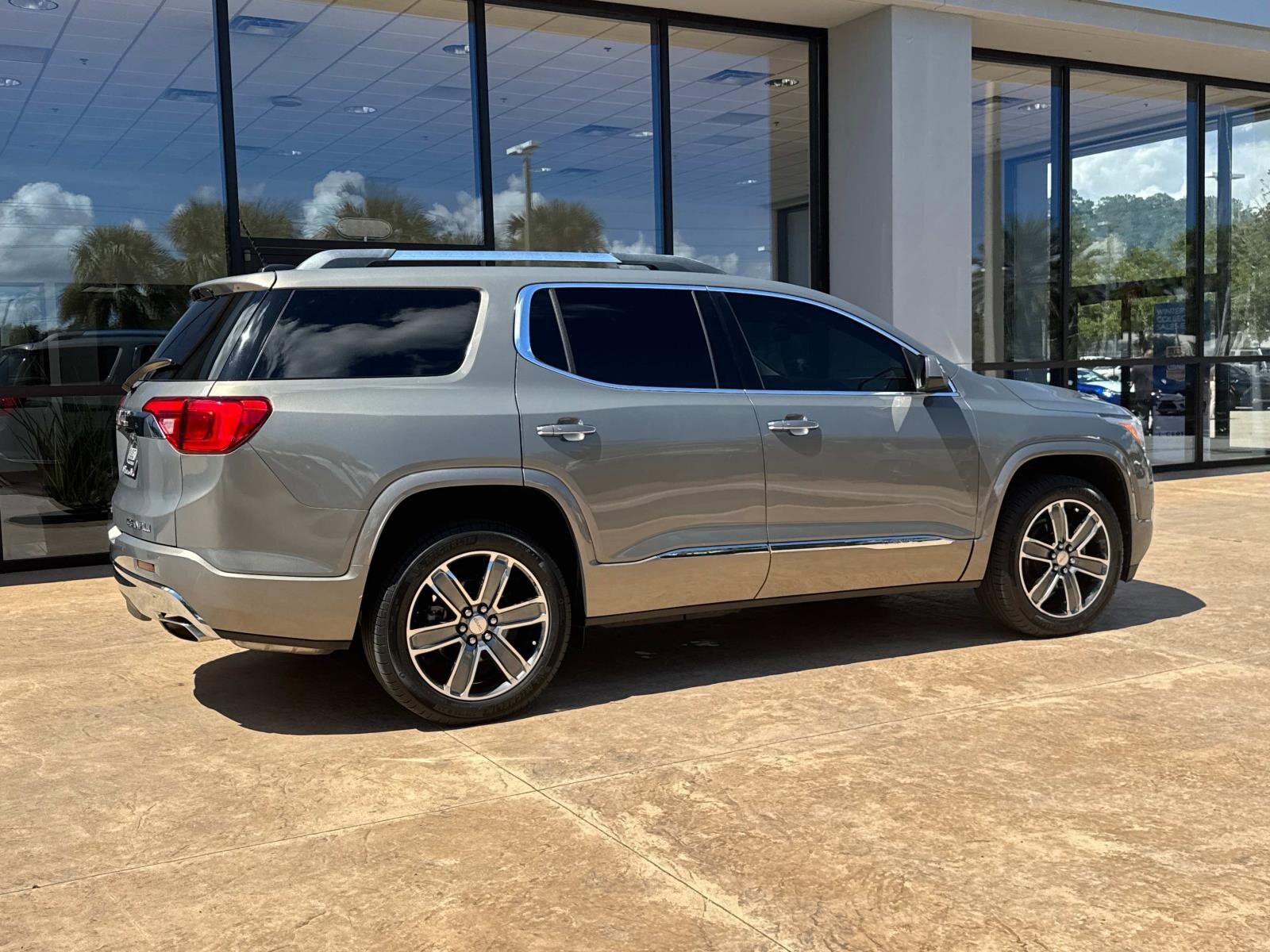 2019 Gmc Acadia Denali photo 3