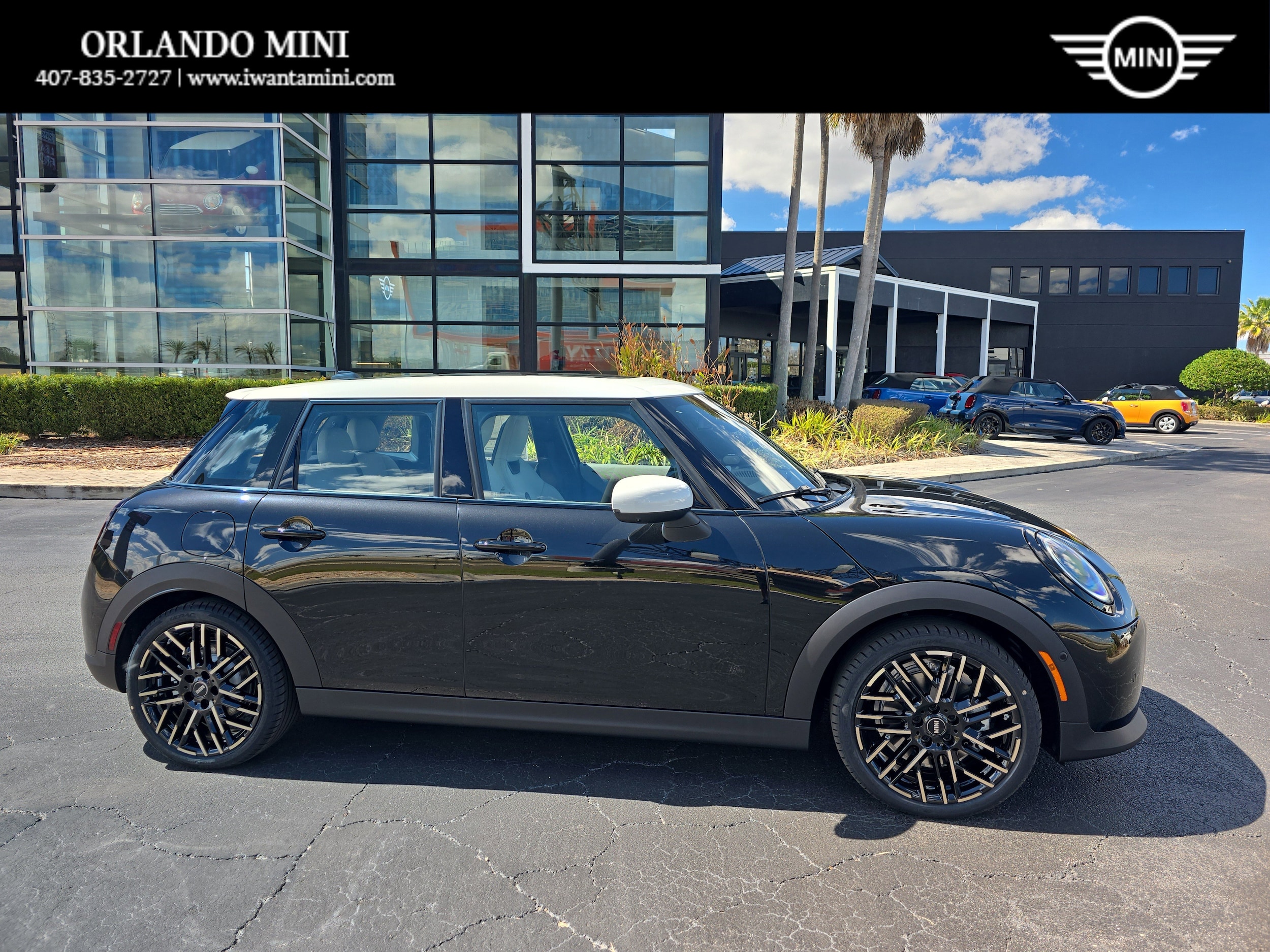 2026 MINI Hardtop Cooper S's photo