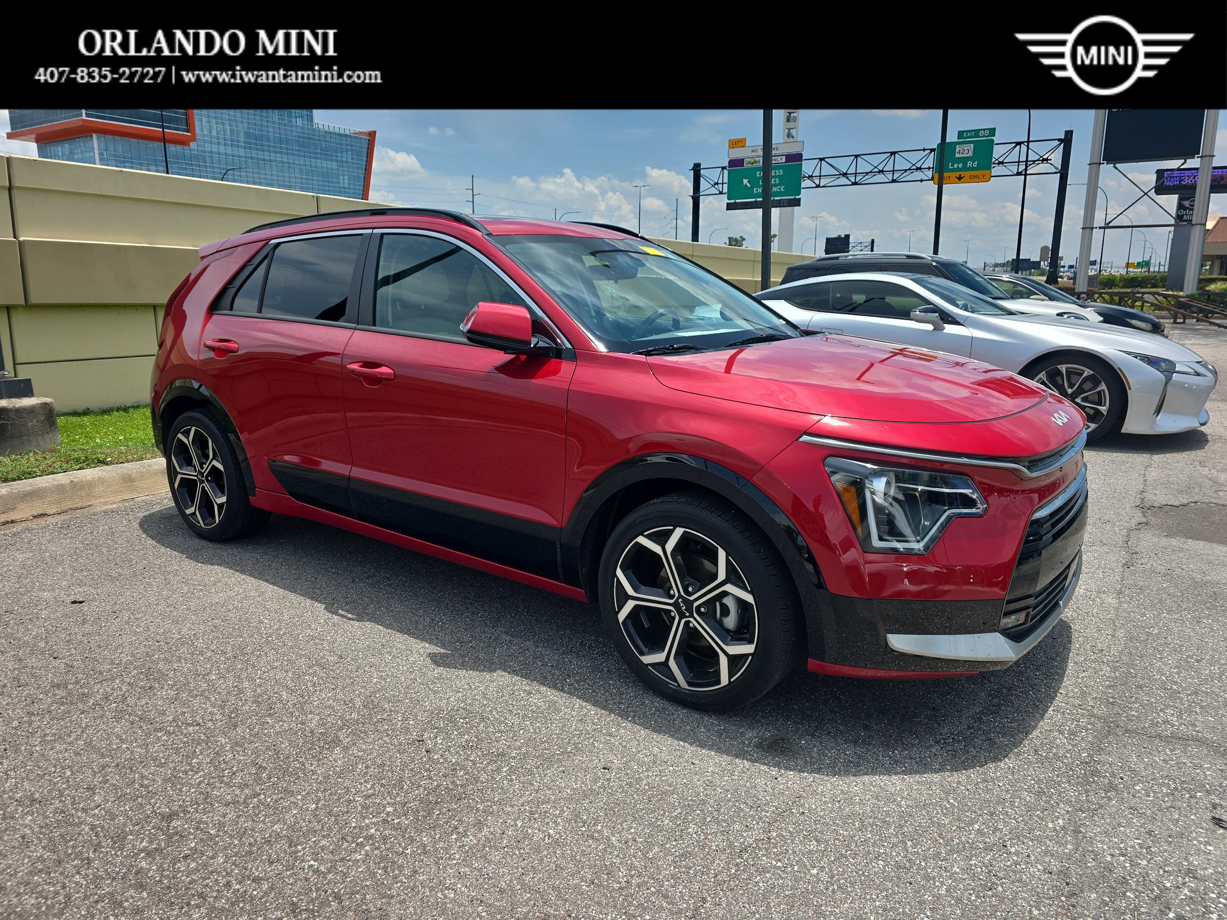 2023 Kia Niro EX Touring HEV's photo