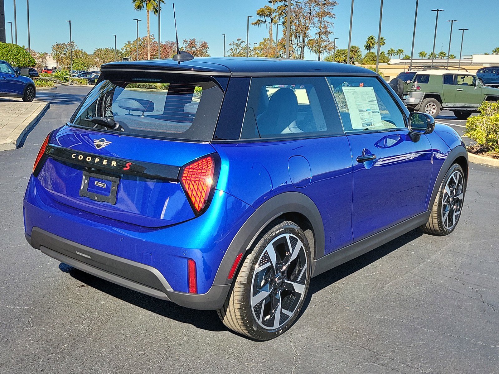 2025 Mini Cooper 2 Door Hardtop Iconic photo 3