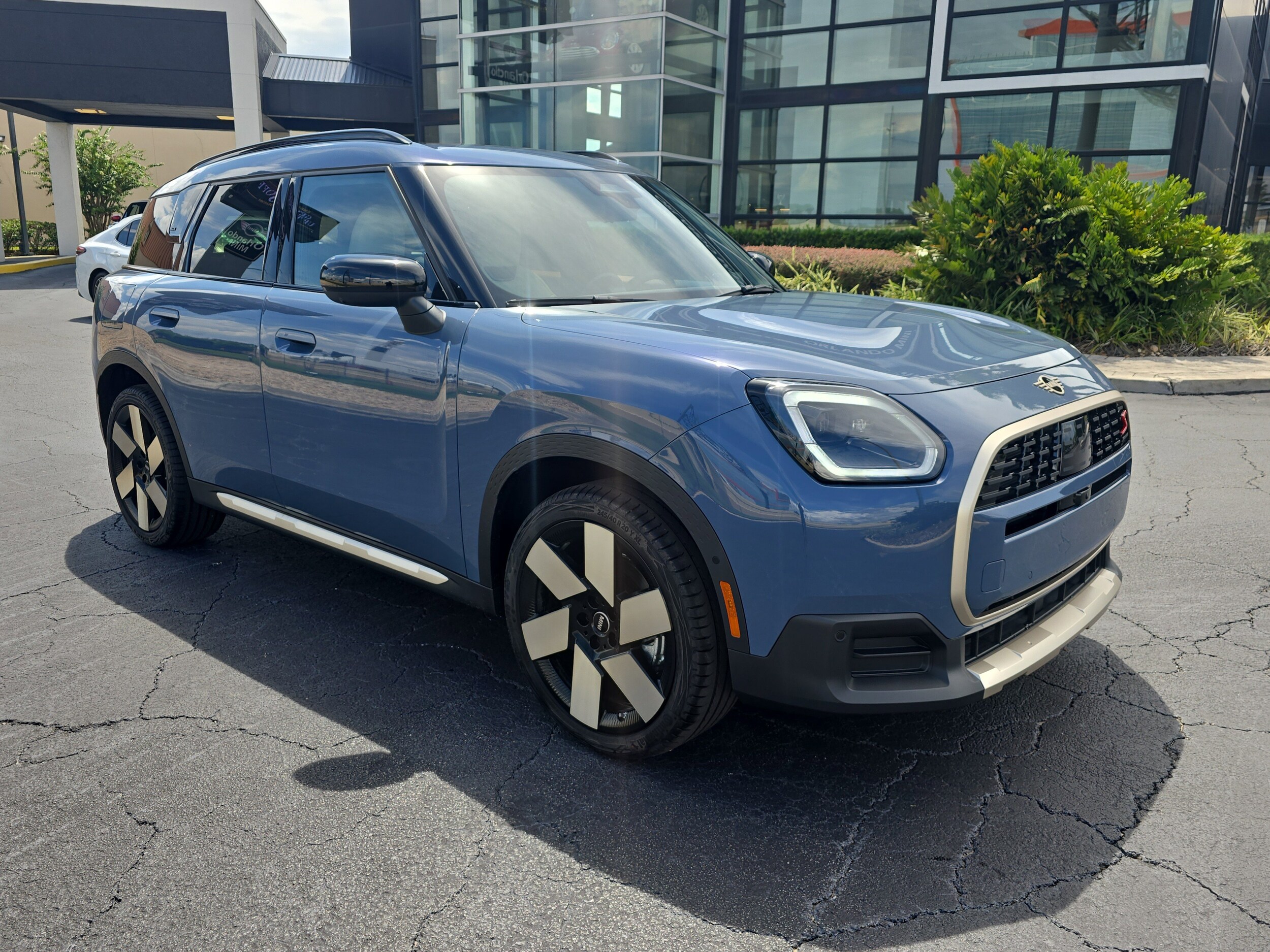 2025 Mini Countryman S ALL4 photo 2