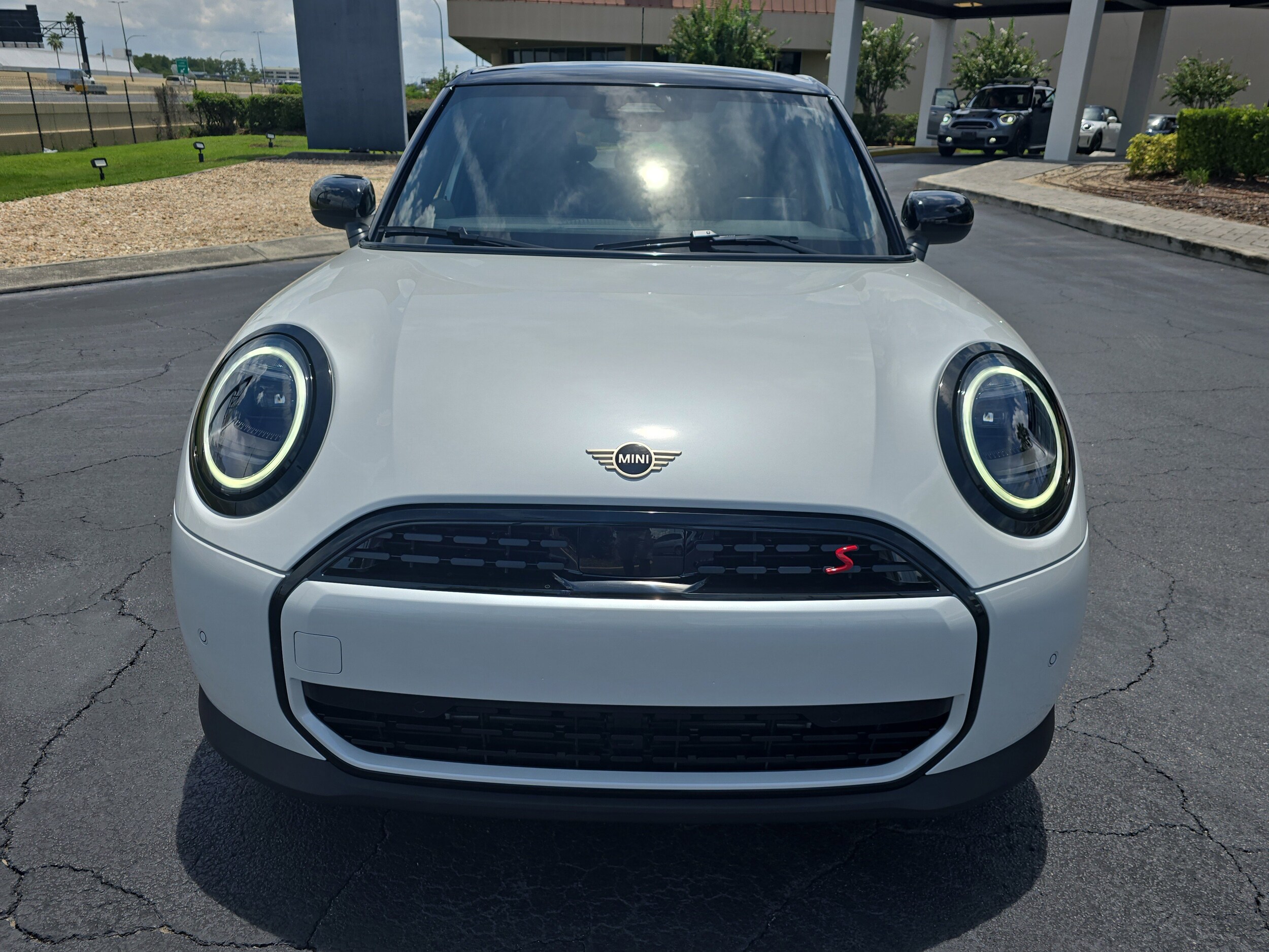2025 Mini Cooper 4 Door Hardtop Signature photo 3