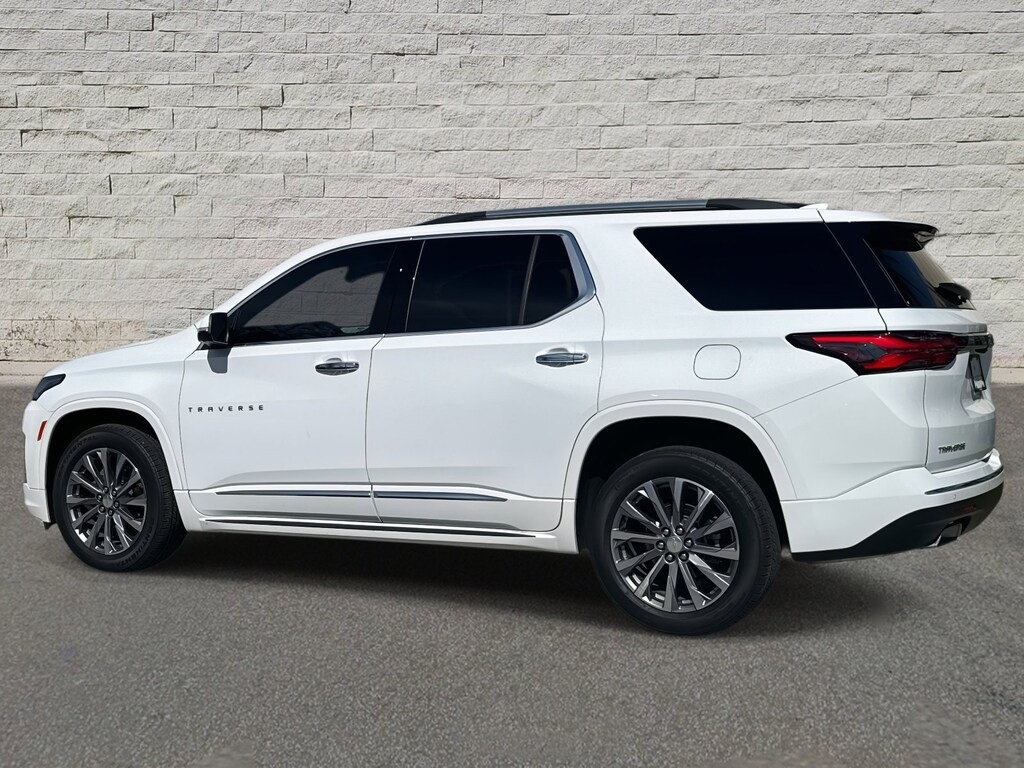 Used 2023 Chevrolet Traverse Premier FWD  Premier
