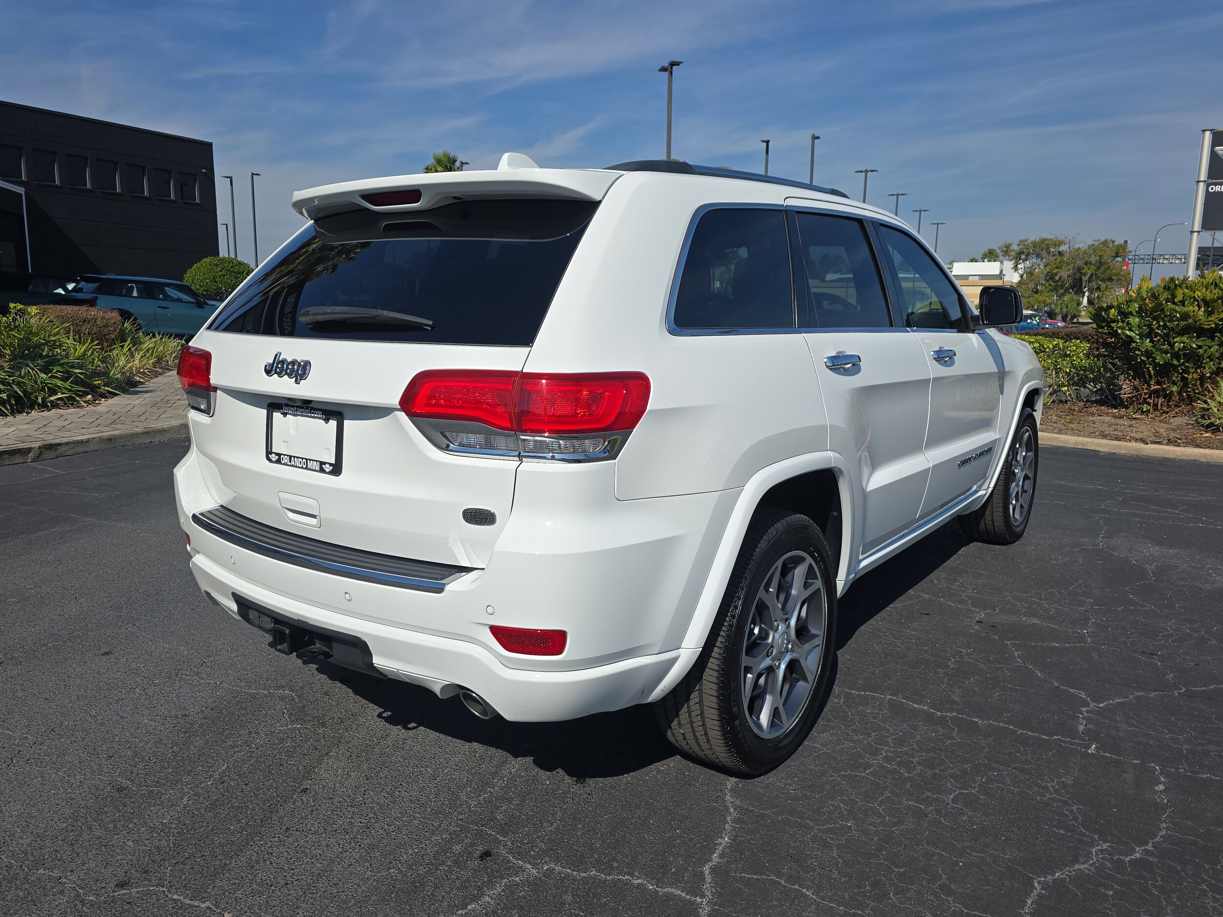 2021 Jeep Grand Cherokee Overland photo 3