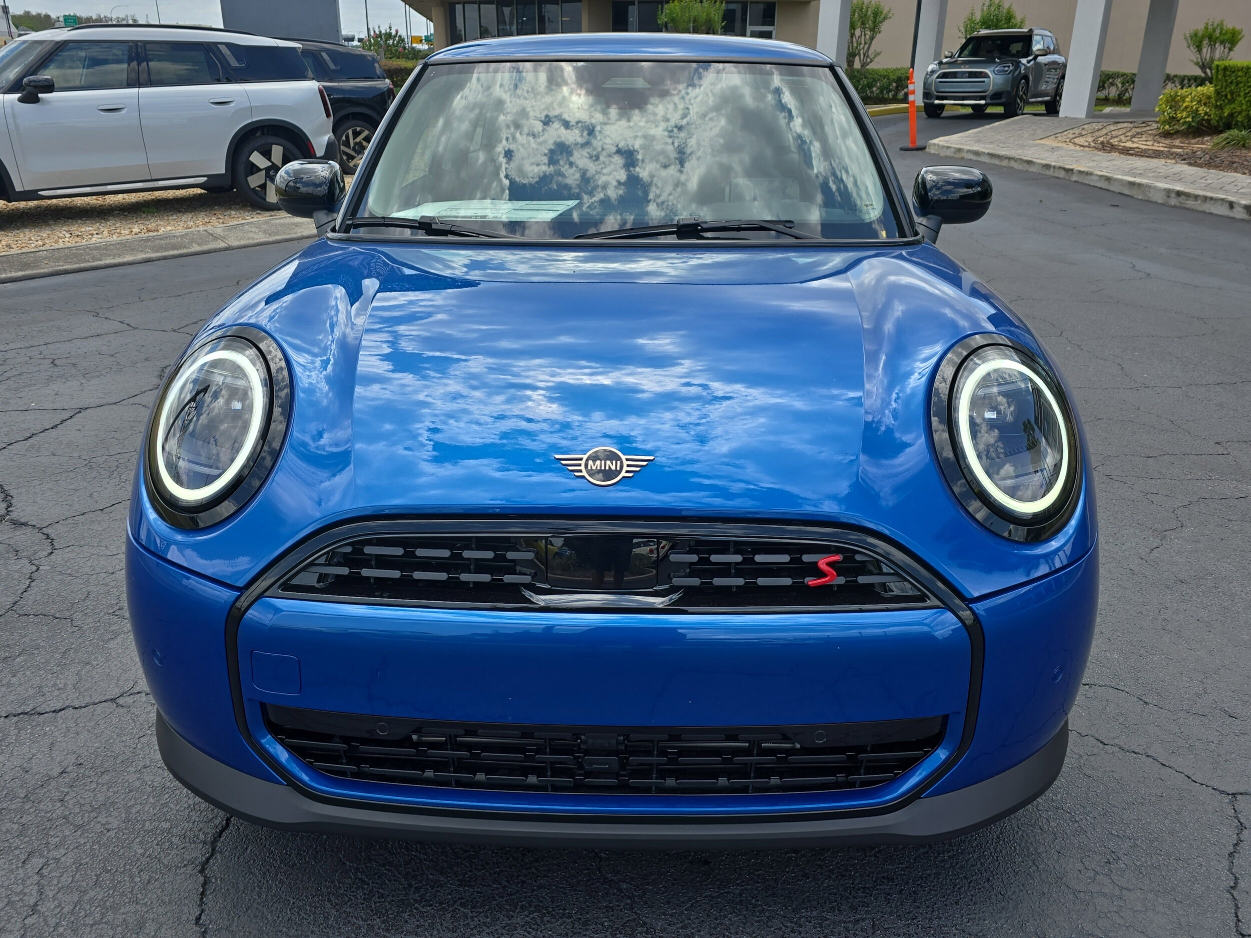 2025 Mini Cooper 2 Door Hardtop Signature photo 3
