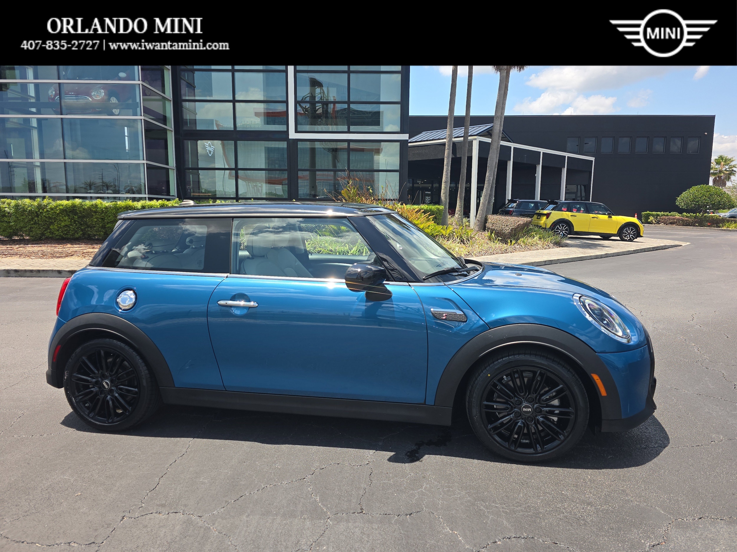 2024 MINI Hardtop Cooper S's photo