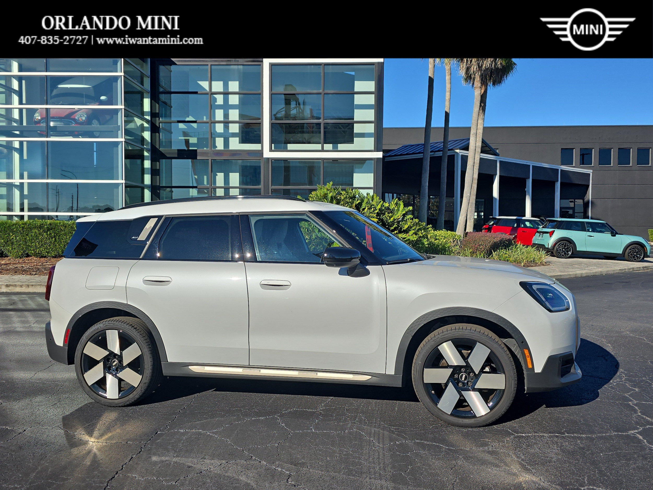 2025 MINI Countryman S's photo